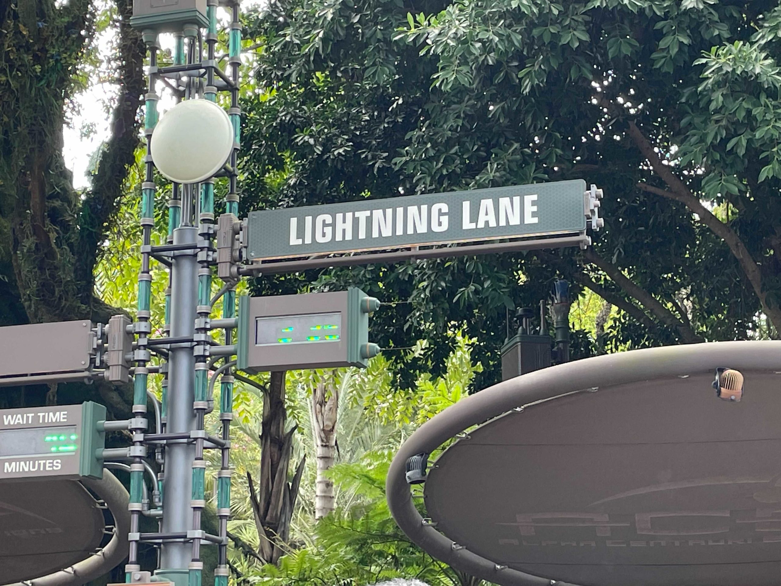 Avatar Flight of Passage Lightning Lane sign