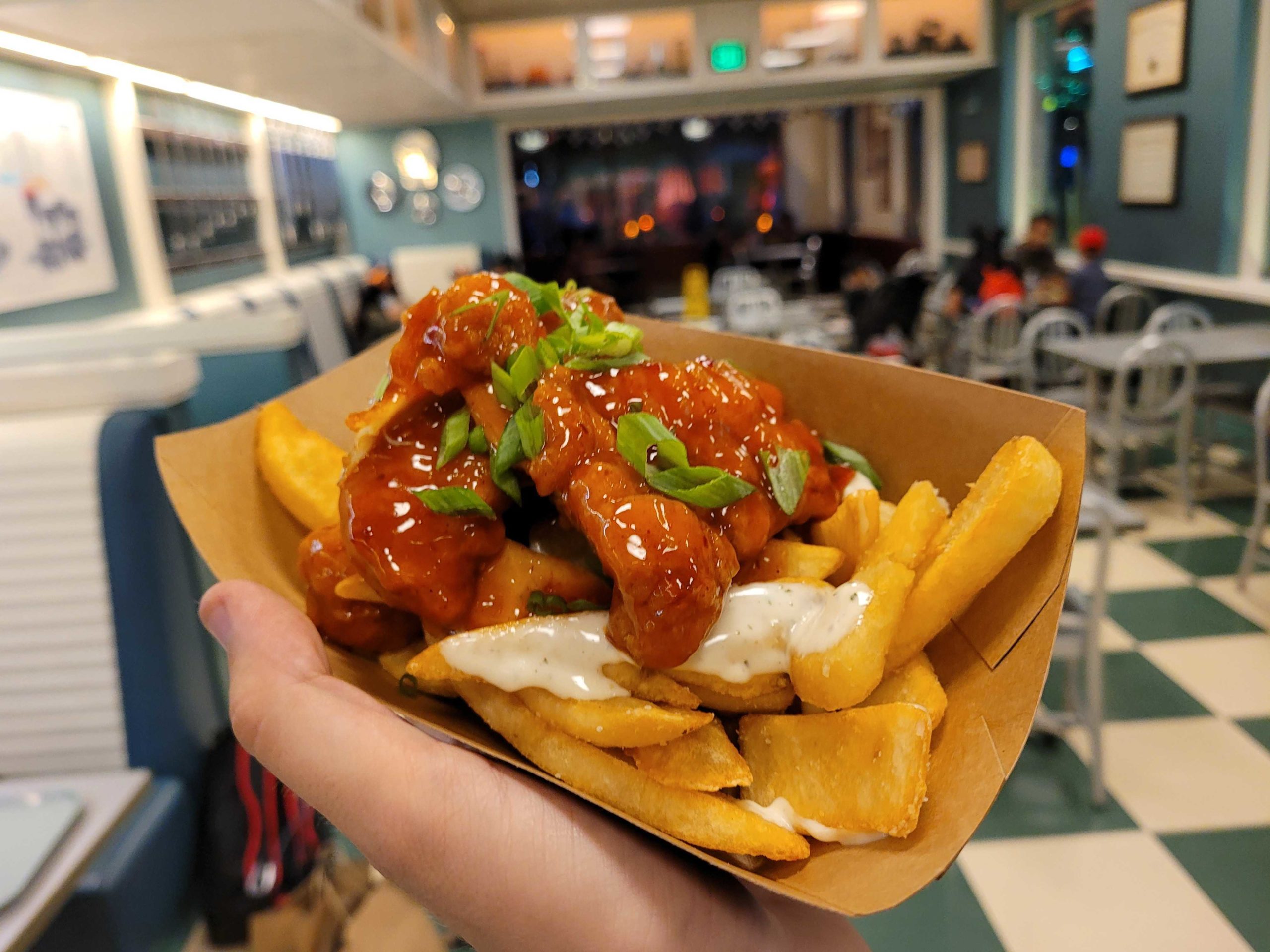 dca-halloween-flos-v8-cafe-spicy-chicken-and-fries-10-8435246
