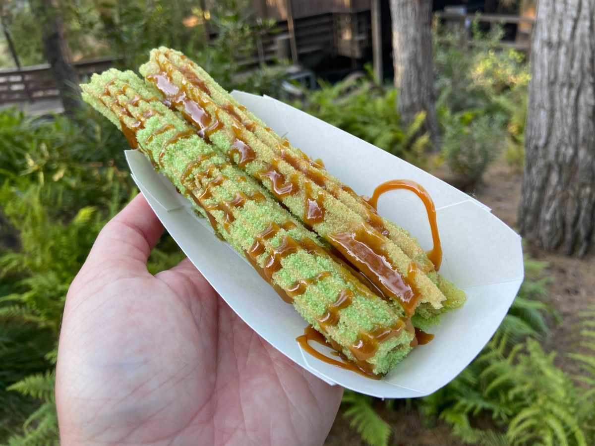 dca-halloween-grizzly-peak-caramel-apple-churro-12-4897950
