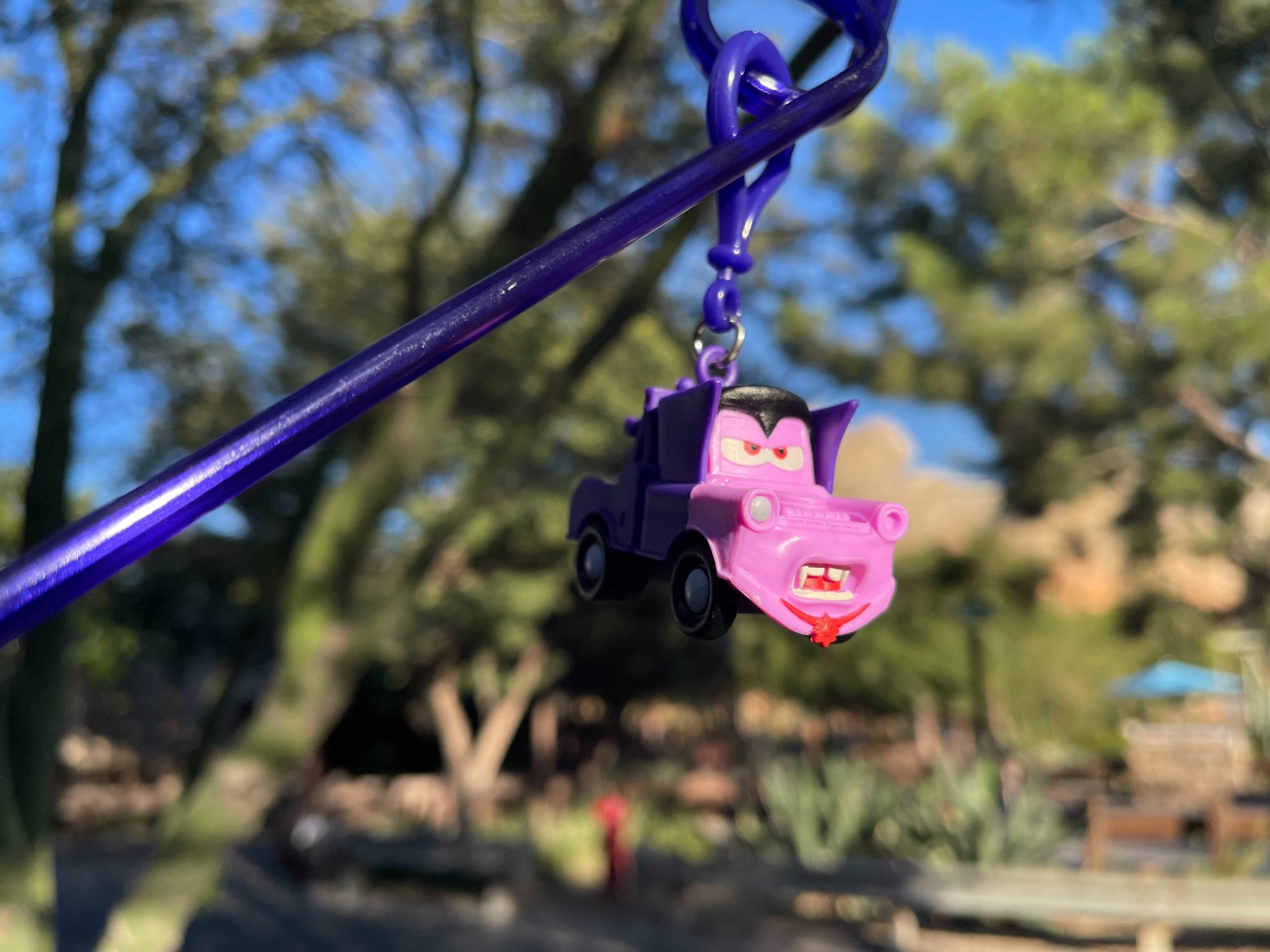 dca-halloween-vampire-tow-mater-straw-clip-8-7103983