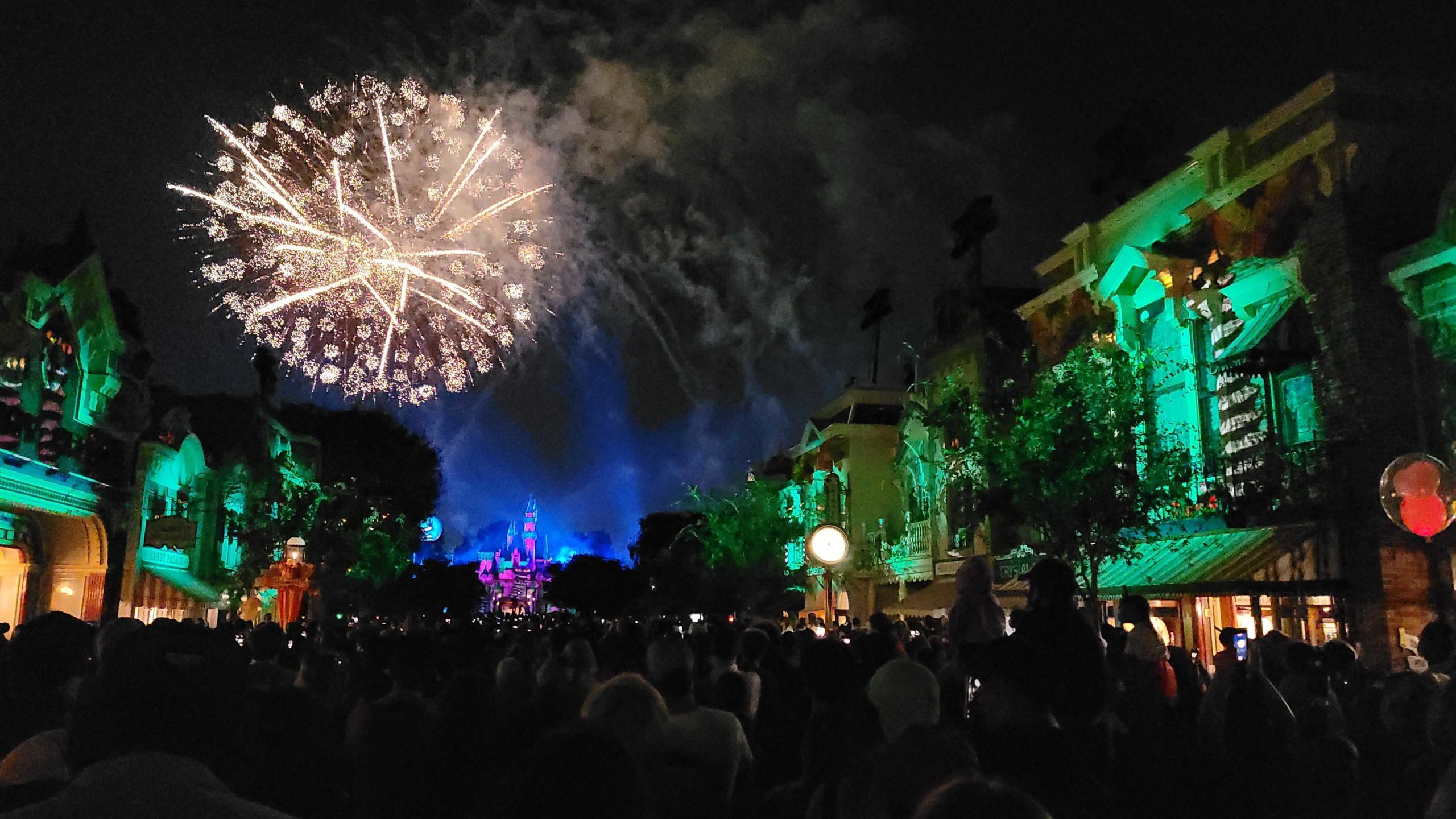 dl-halloween-fireworks-1-3804312