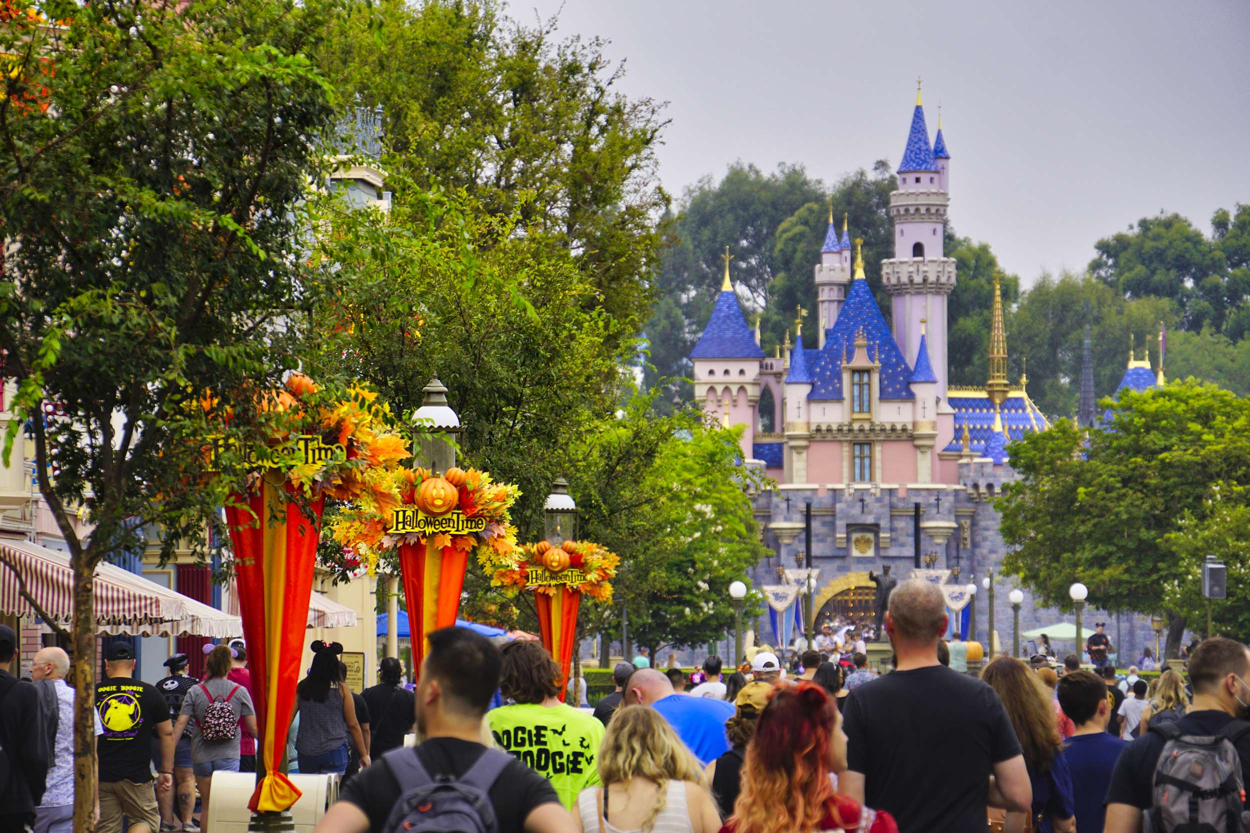 disneyland-halloweentime-with-sleeping-beauty-castle
