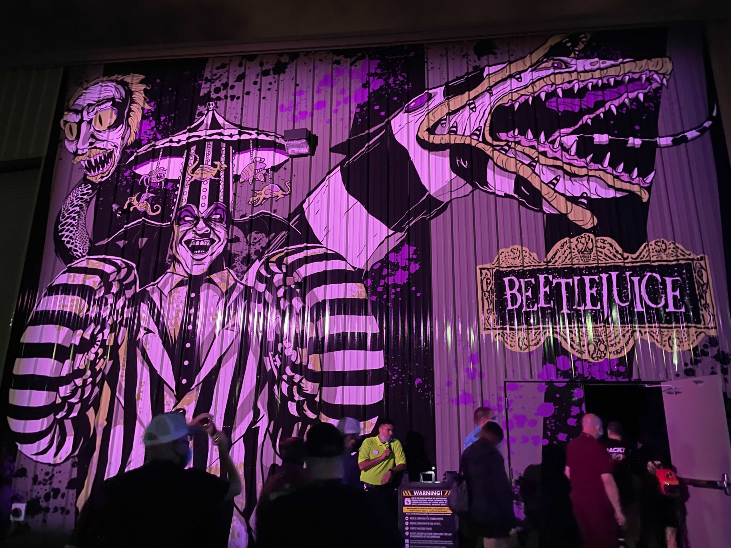 hhn-30-beetlejuice-house-facade-1365399