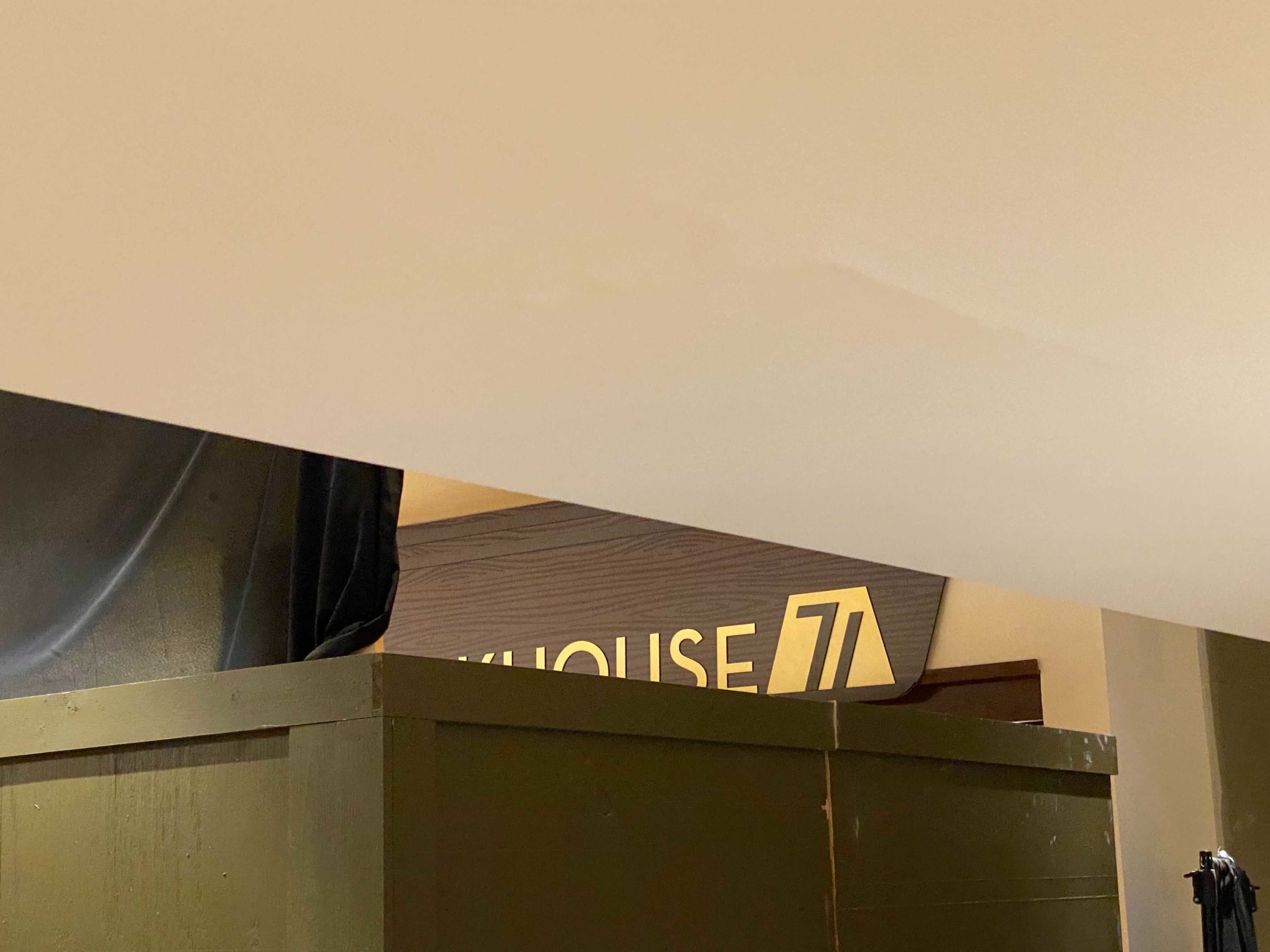 steakhouse-71-sign-1-4733362