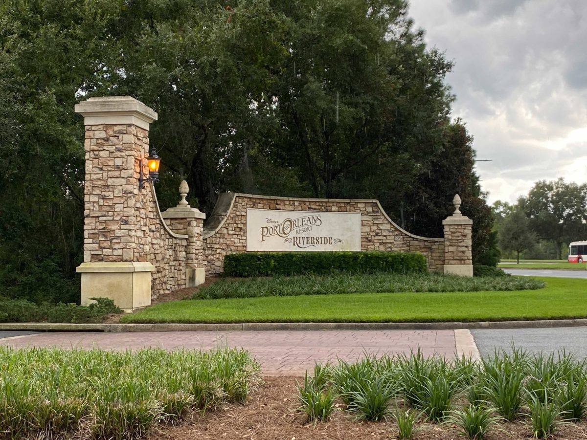 wdw-50th-banners-port-orleans-resort-2-6018417