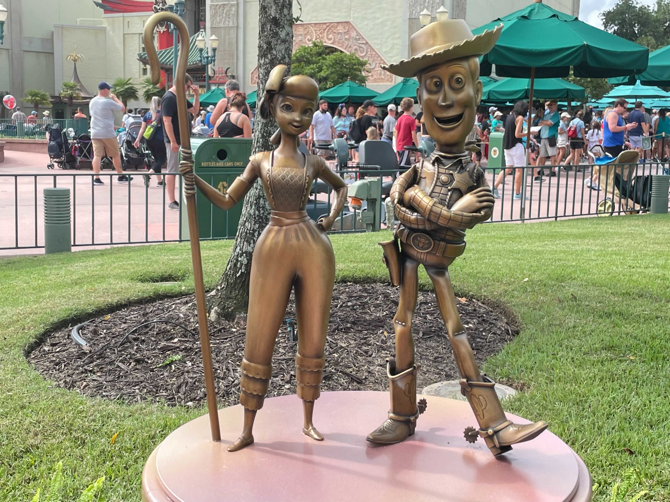 woody-and-bo-peep-50th-statue-closer-9573078