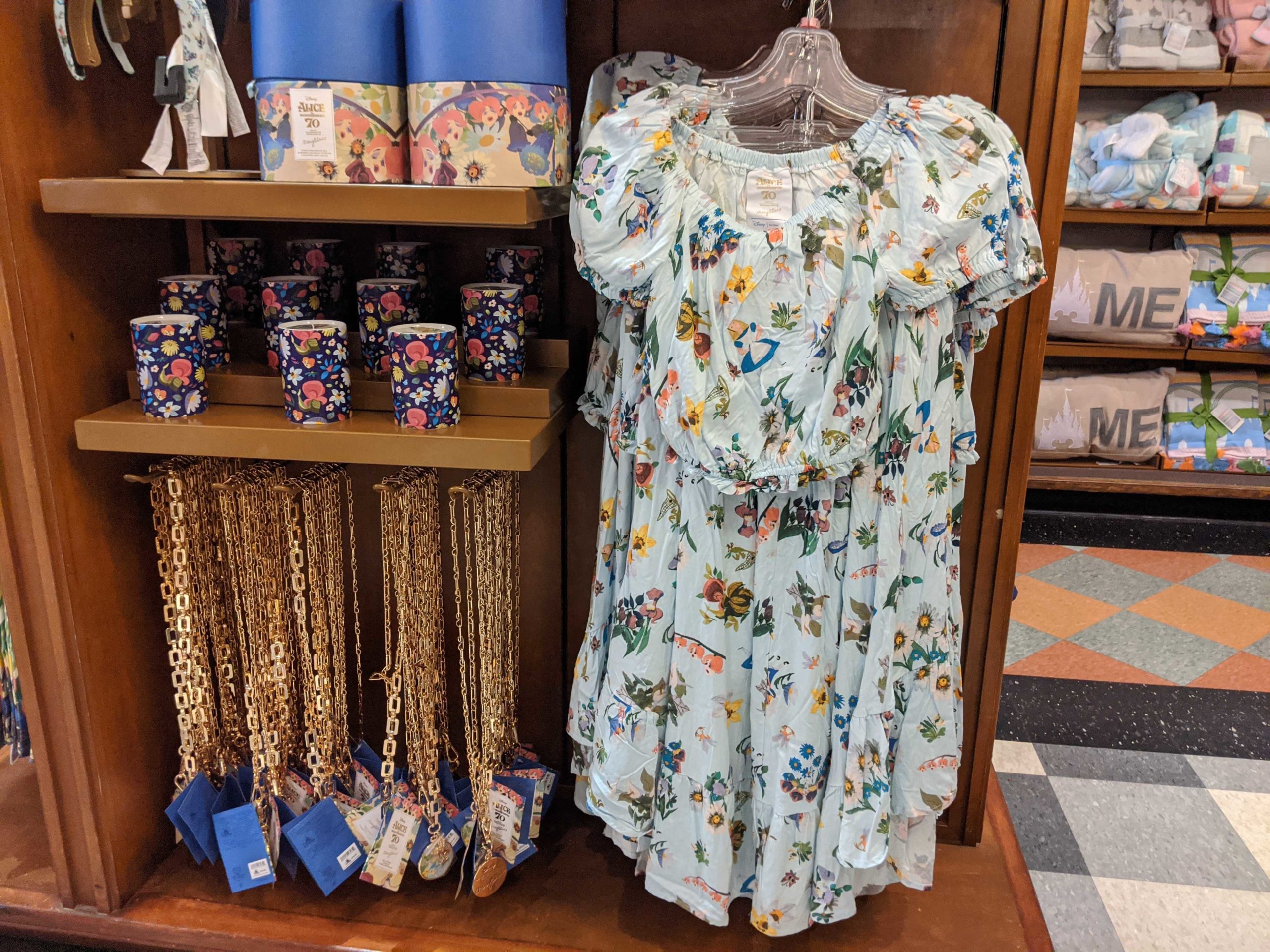 alice-in-wonderland-mary-blair-apparel182216