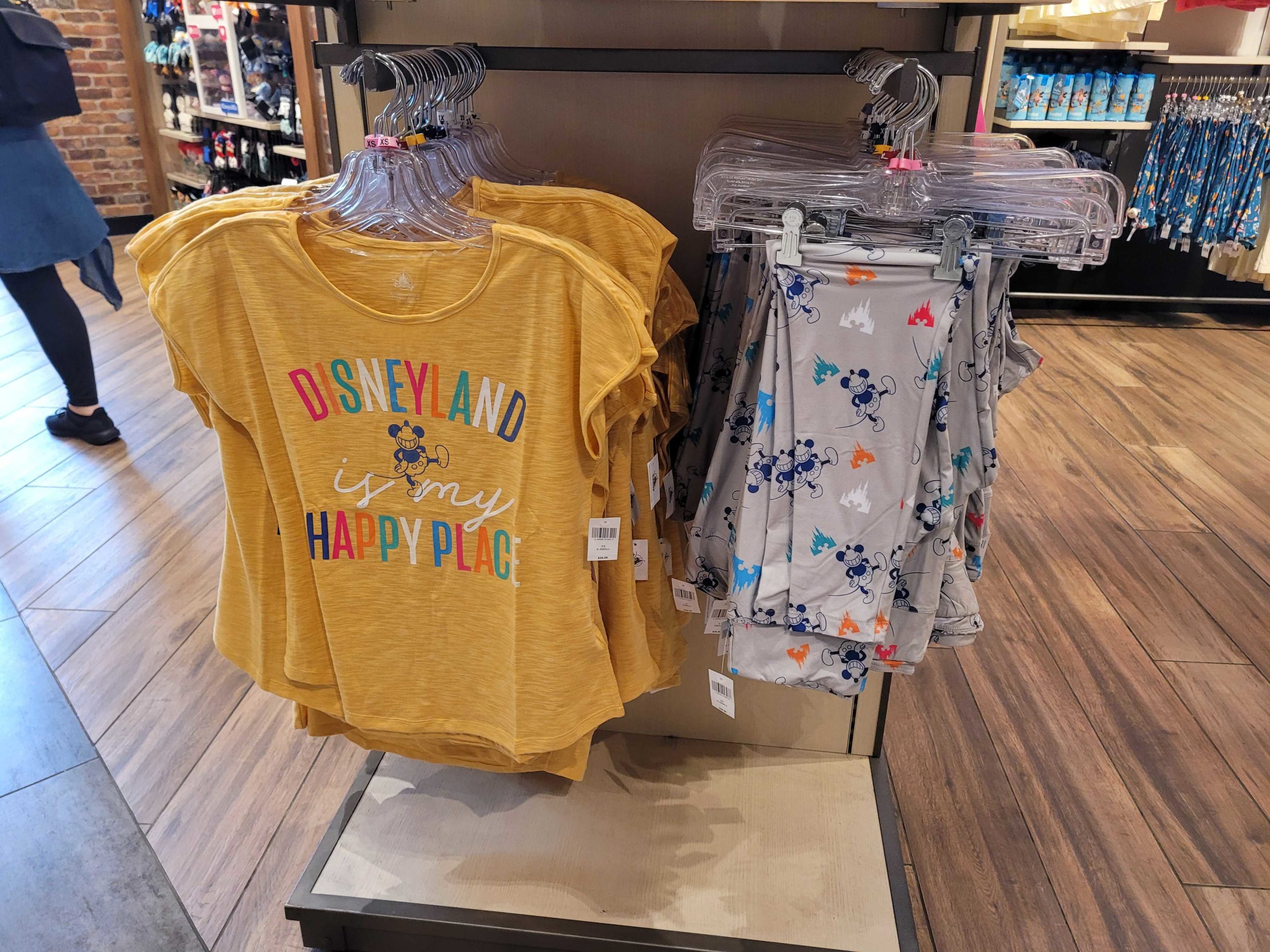 disneyland-is-my-happy-place-t-shirt-leggings-1