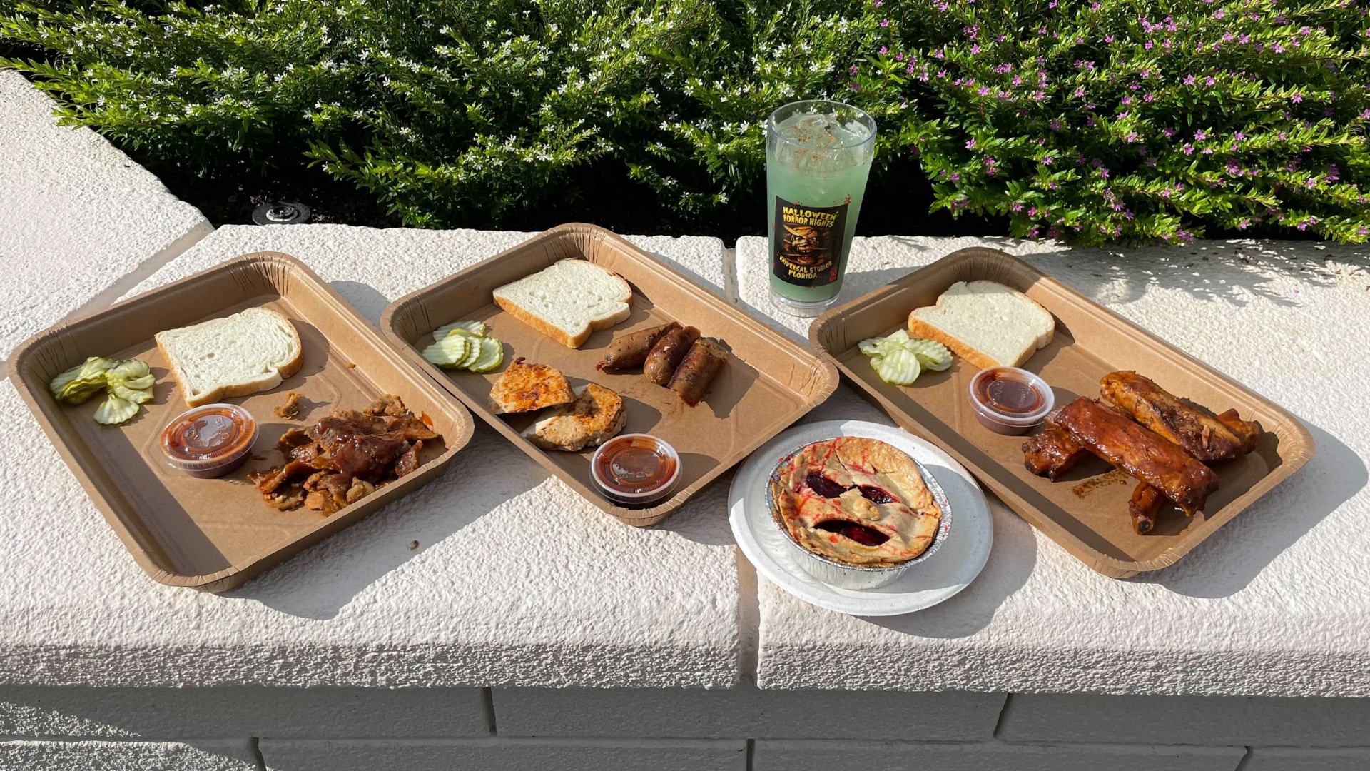 hhn-texas-chainsaw-massacre-food-booth-group