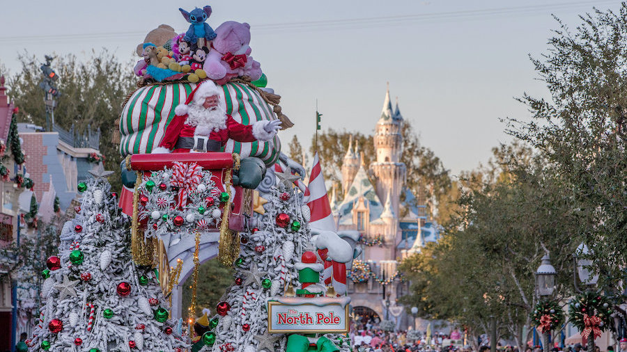 holidays-at-disneyland-resort-a-christmas-fantasy-parade-at-disneyland-park