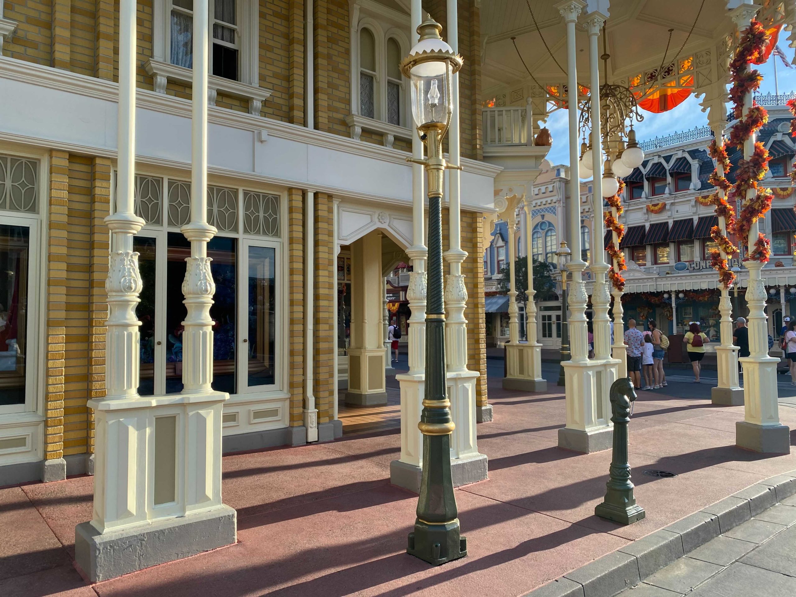 main-street-lampposts-2