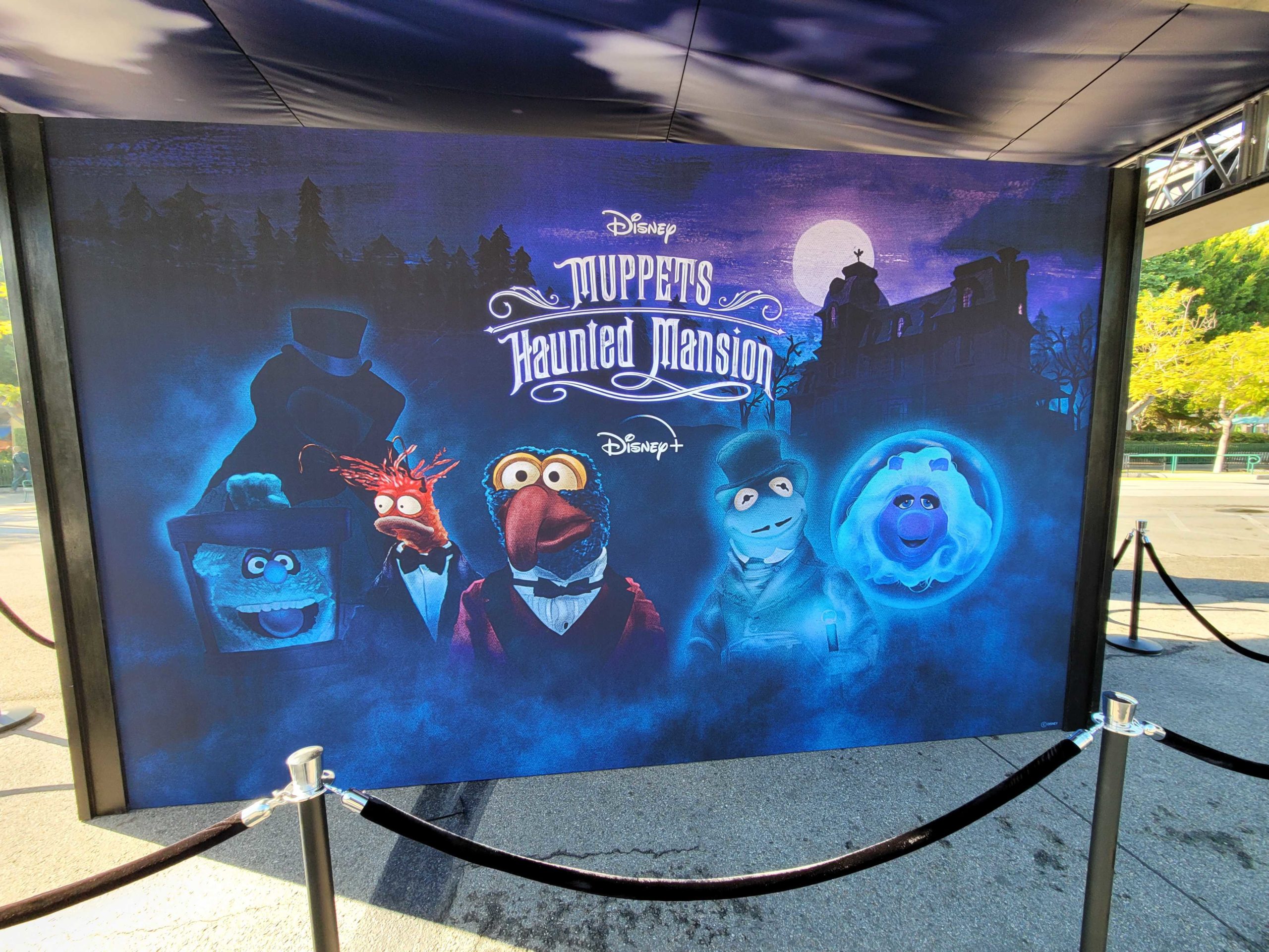 muppets-haunted-mansion-photo-op-5