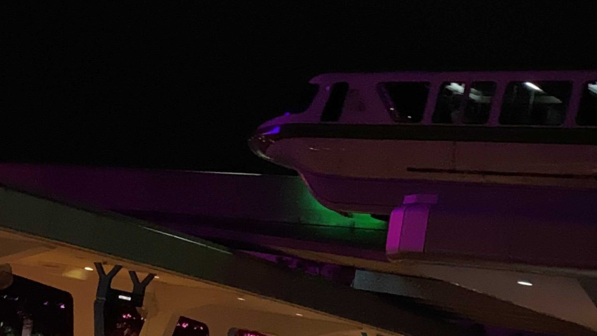 new-monorail-undercarriage-lights-1-2144366