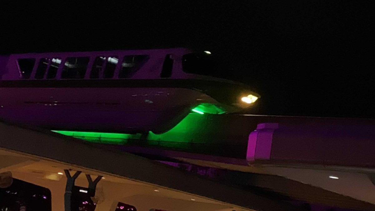 new-monorail-undercarriage-lights-2-9538208