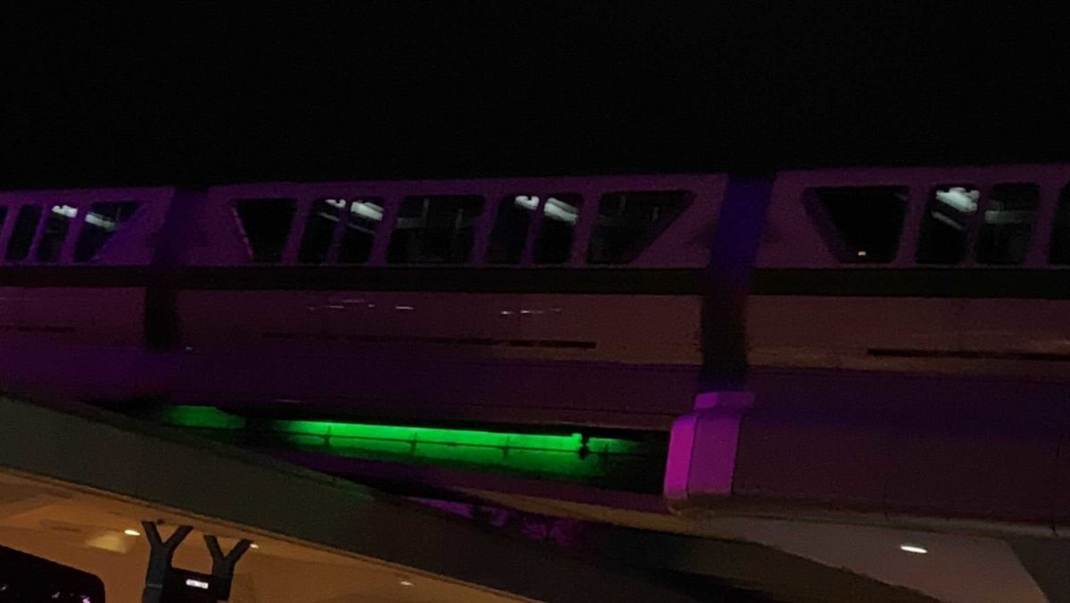 new-monorail-undercarriage-lights-4-7259024