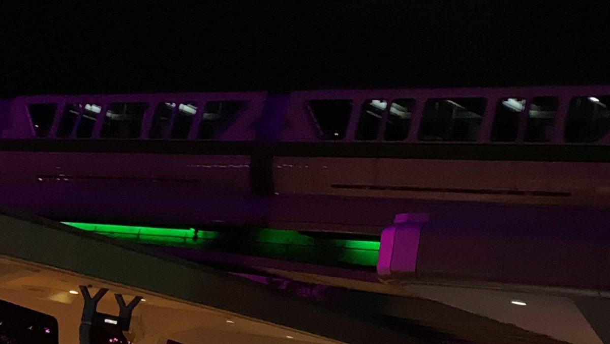 new-monorail-undercarriage-lights-5-2837806