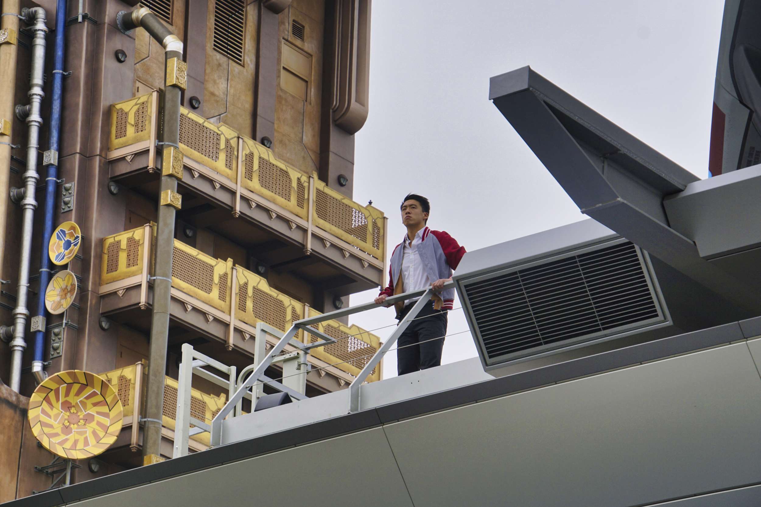 shang-chi-with-guardians-tower