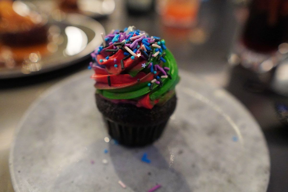 space-220-dinner-desserts-cosmic-cupcake-kids-1-8592958