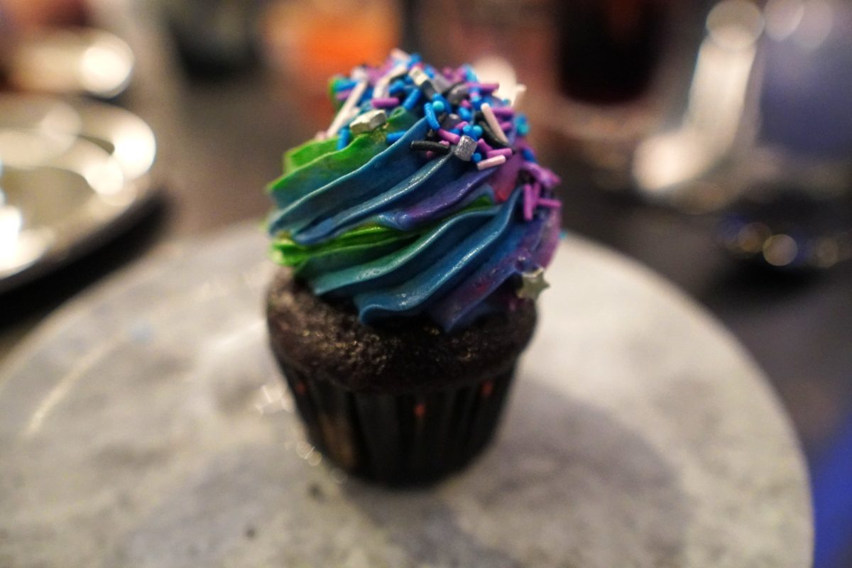 space-220-dinner-desserts-cosmic-cupcake-kids-3-3048783