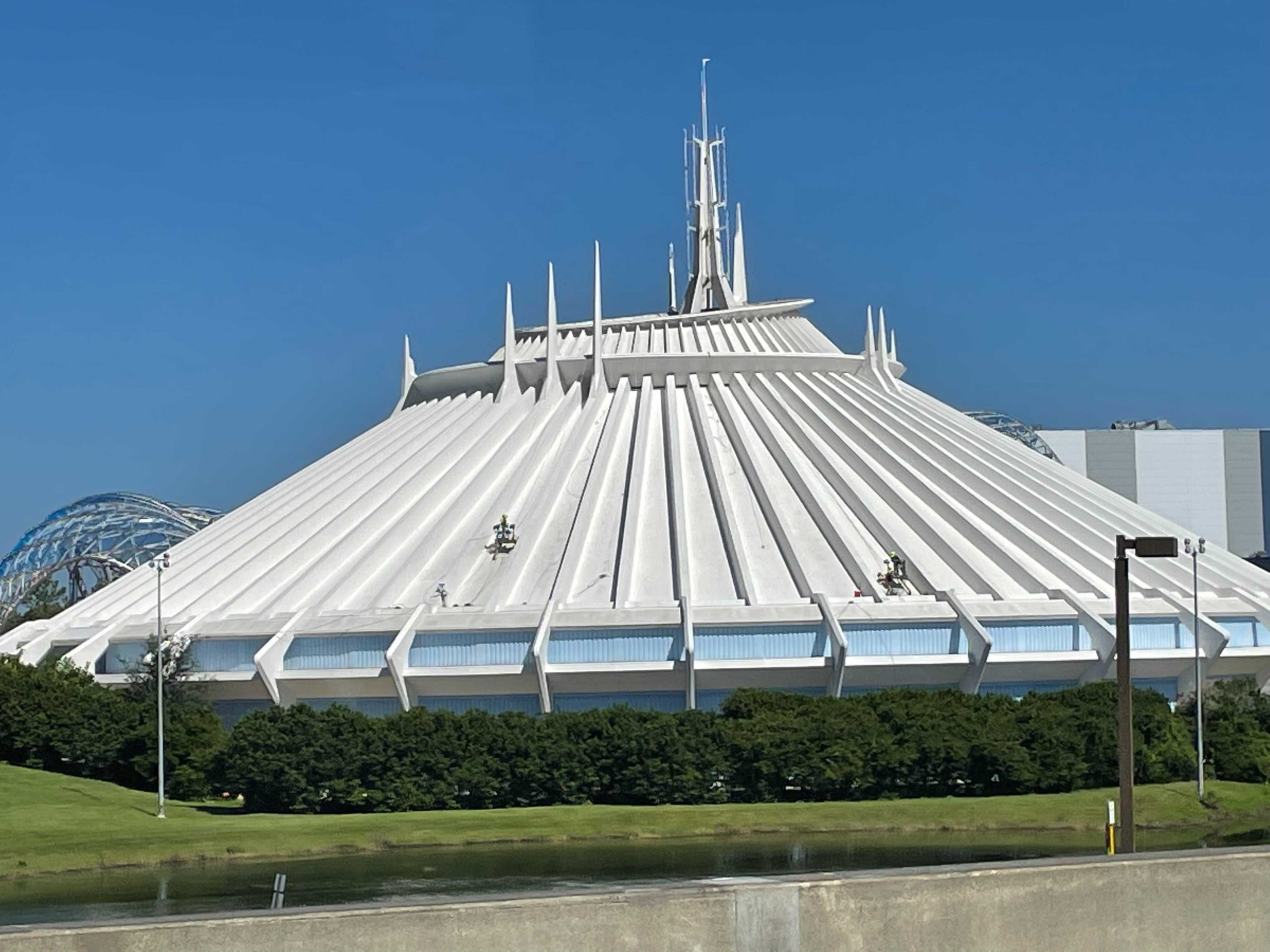 space-mountain-cleaning-2-3136415
