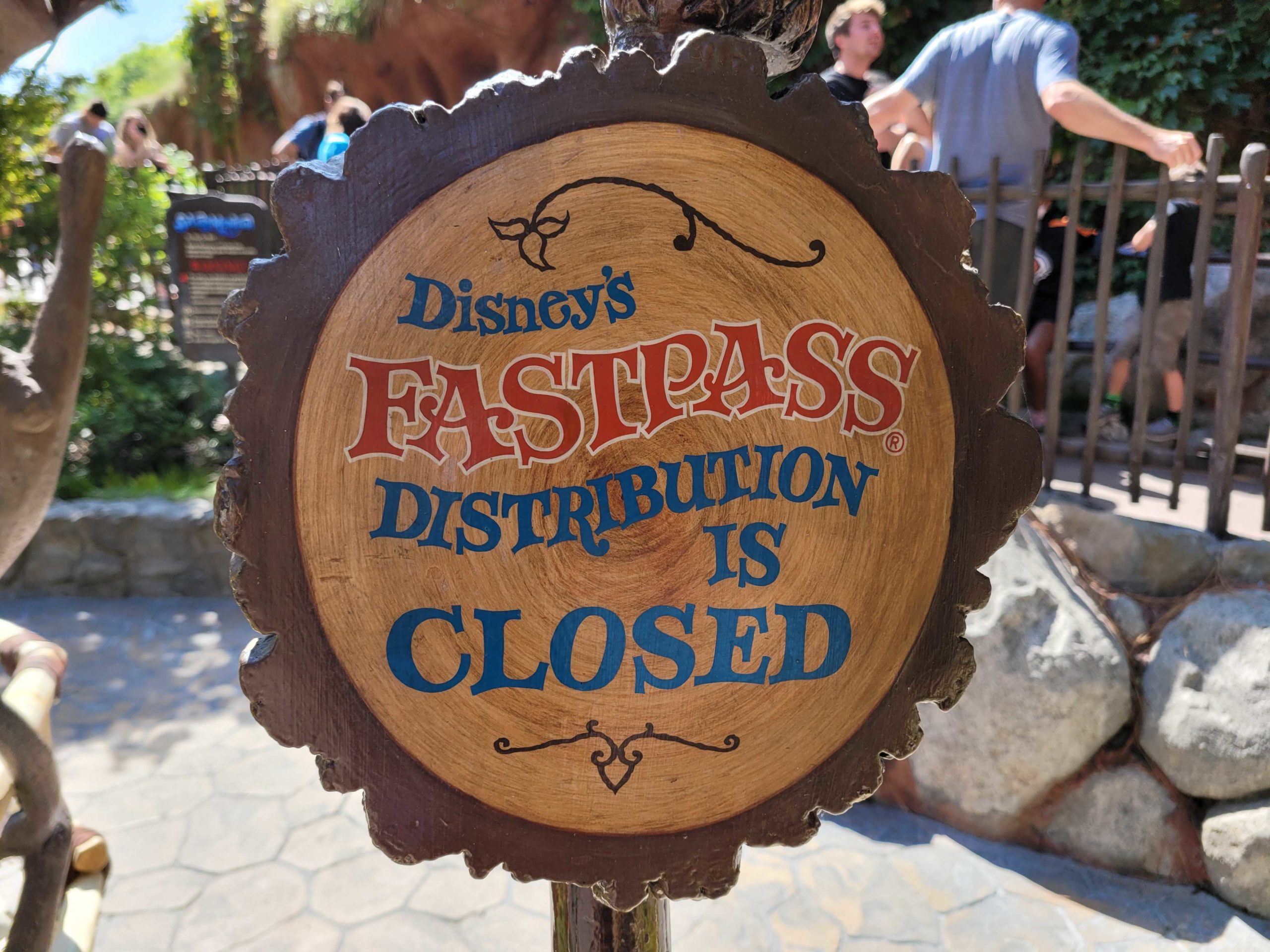 splash-mountain-fastpass-sign-1921789