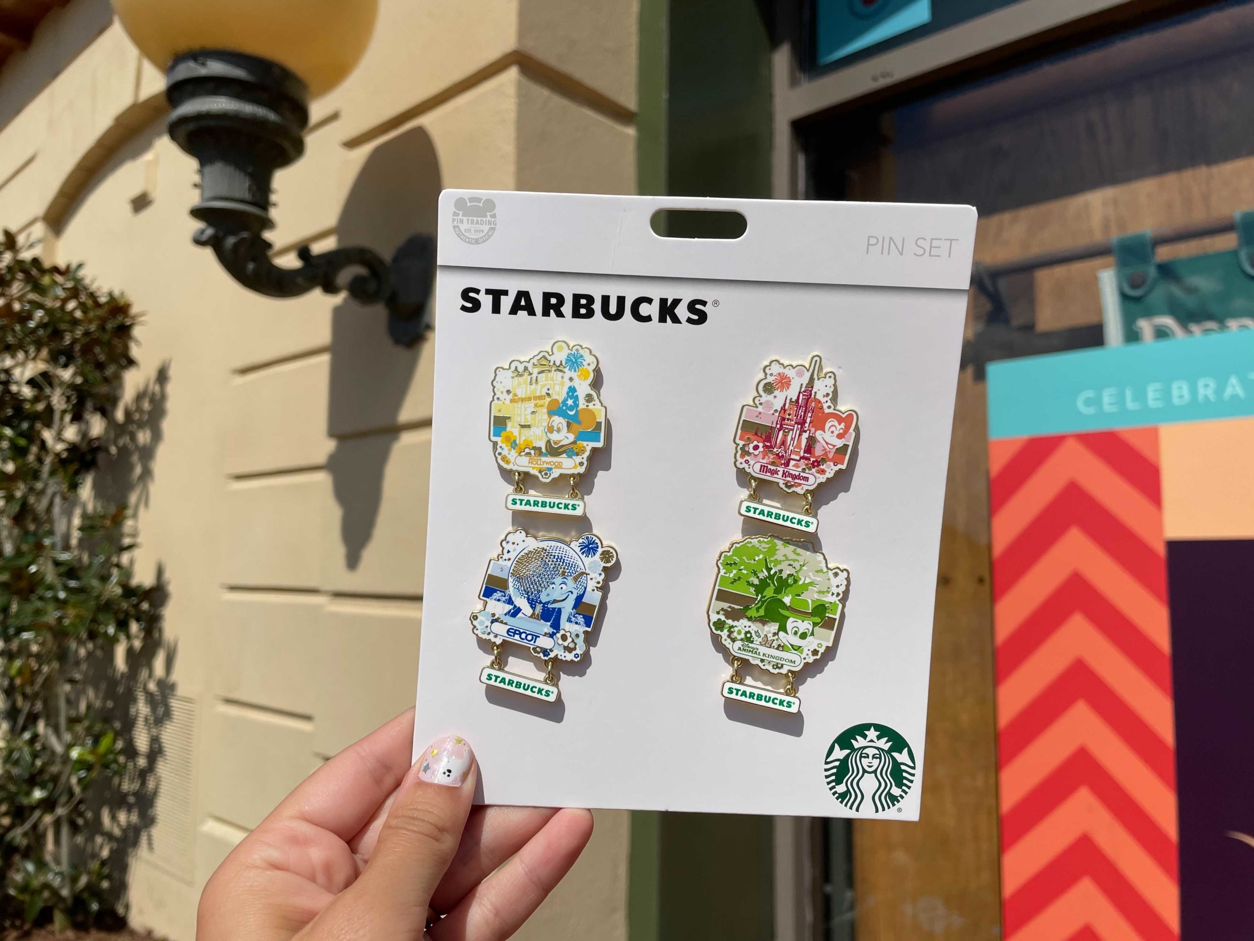 starbucks-retro-pin-set-3442000