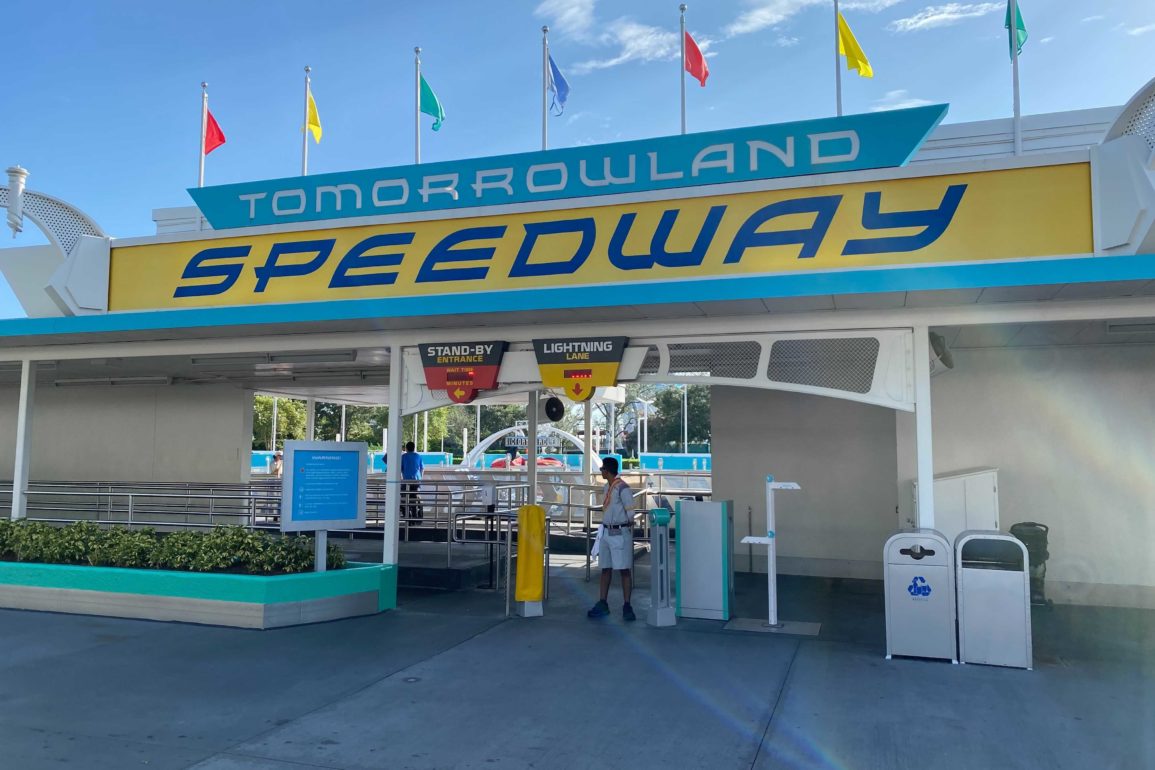 tomorrowland-speedway-lightning-lane-5