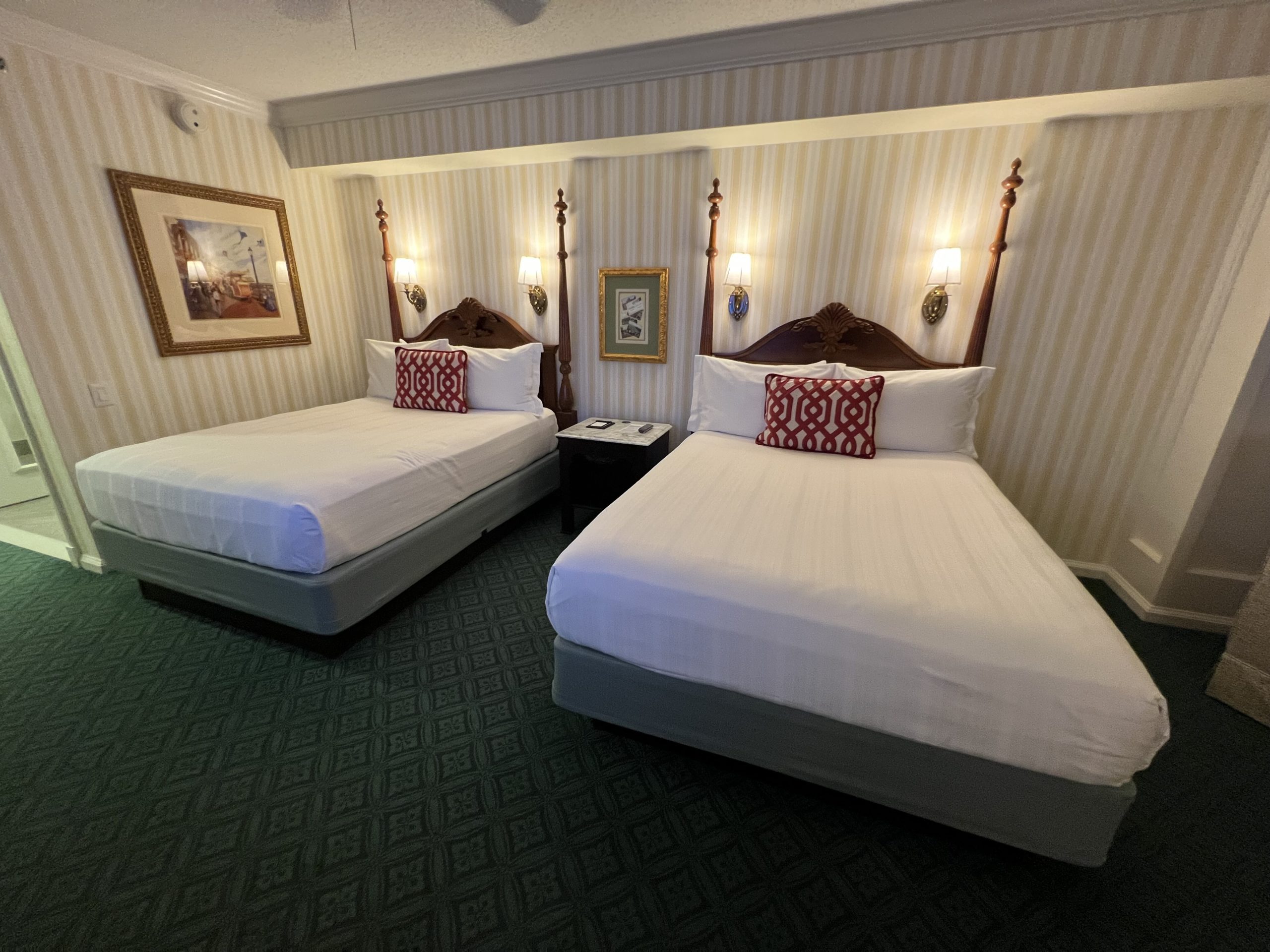 boardwalk-deluxe-room_1360-8522360