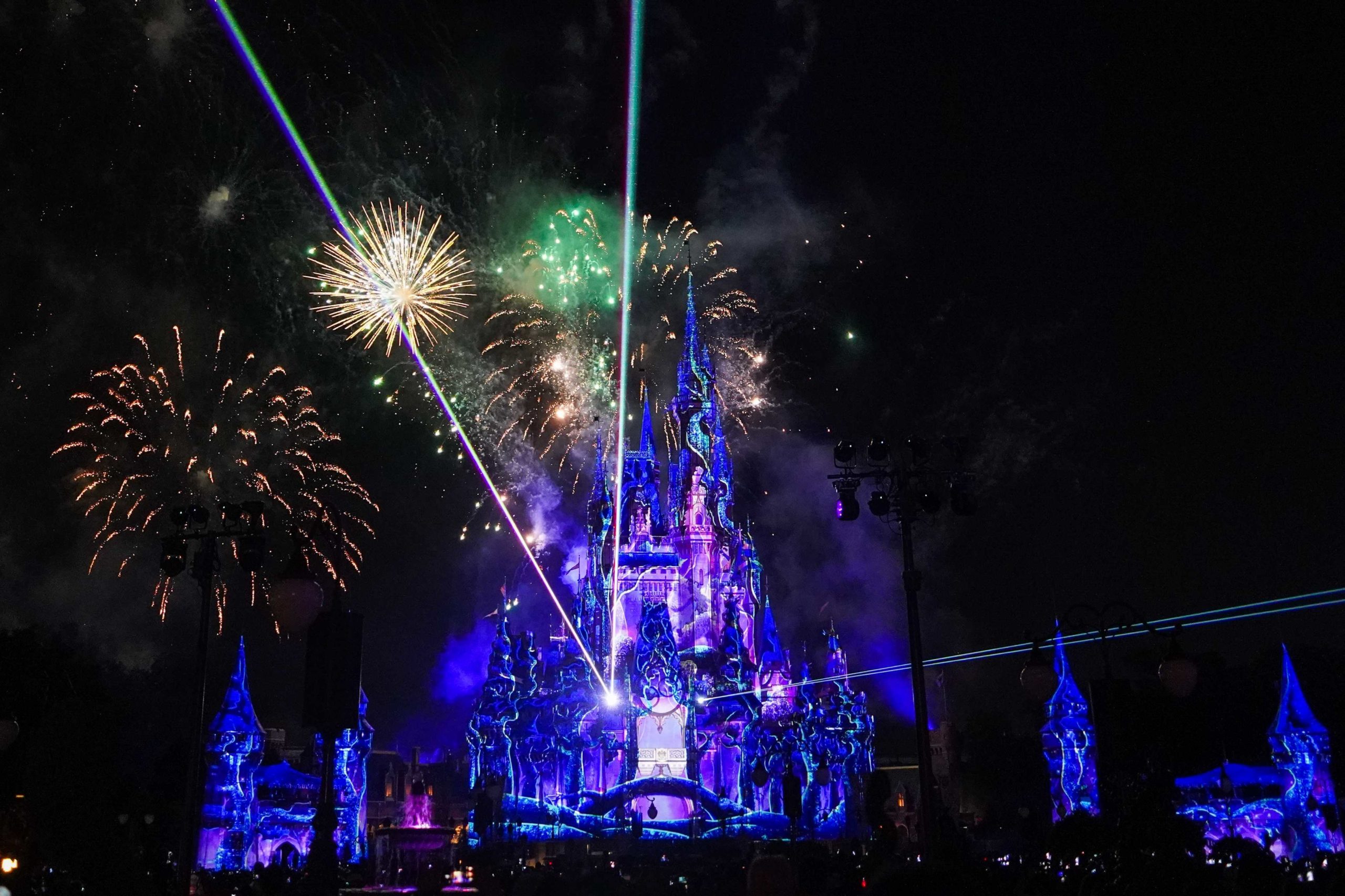 disney-enchantment-fireworks-cinderella-castle-b-2552-3795202
