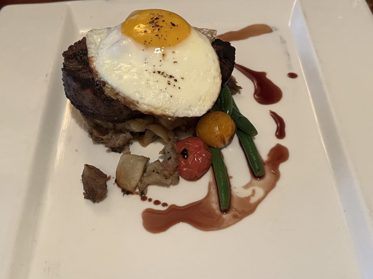 hollywood-brown-derby-filet-walt-hash-1-5519300