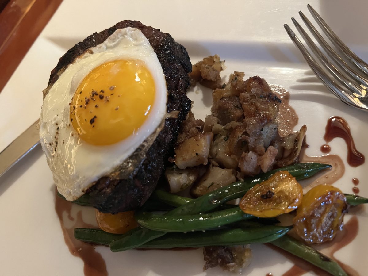 hollywood-brown-derby-filet-walt-hash-6-9709114