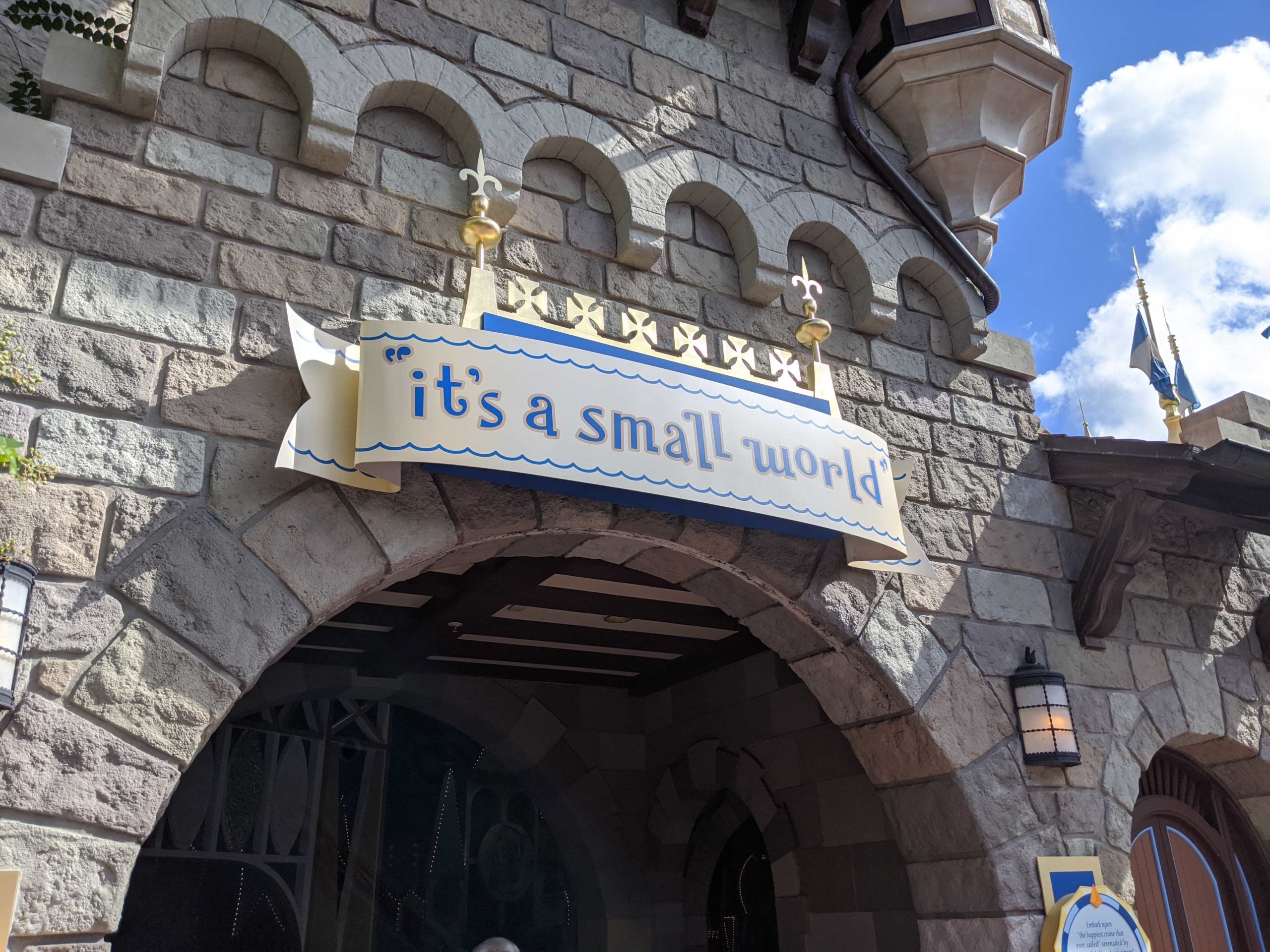 its-a-small-world-lightning-lane-110444-2331057