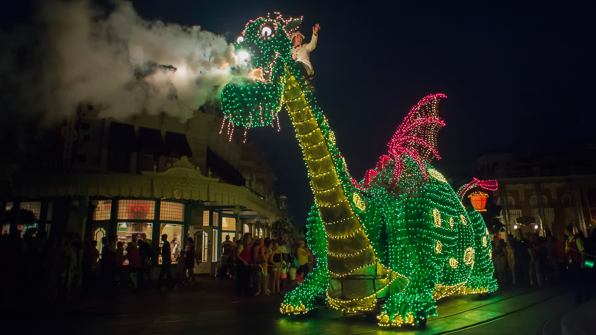 main-street-electrical-parade-premiere-02-16x9-3