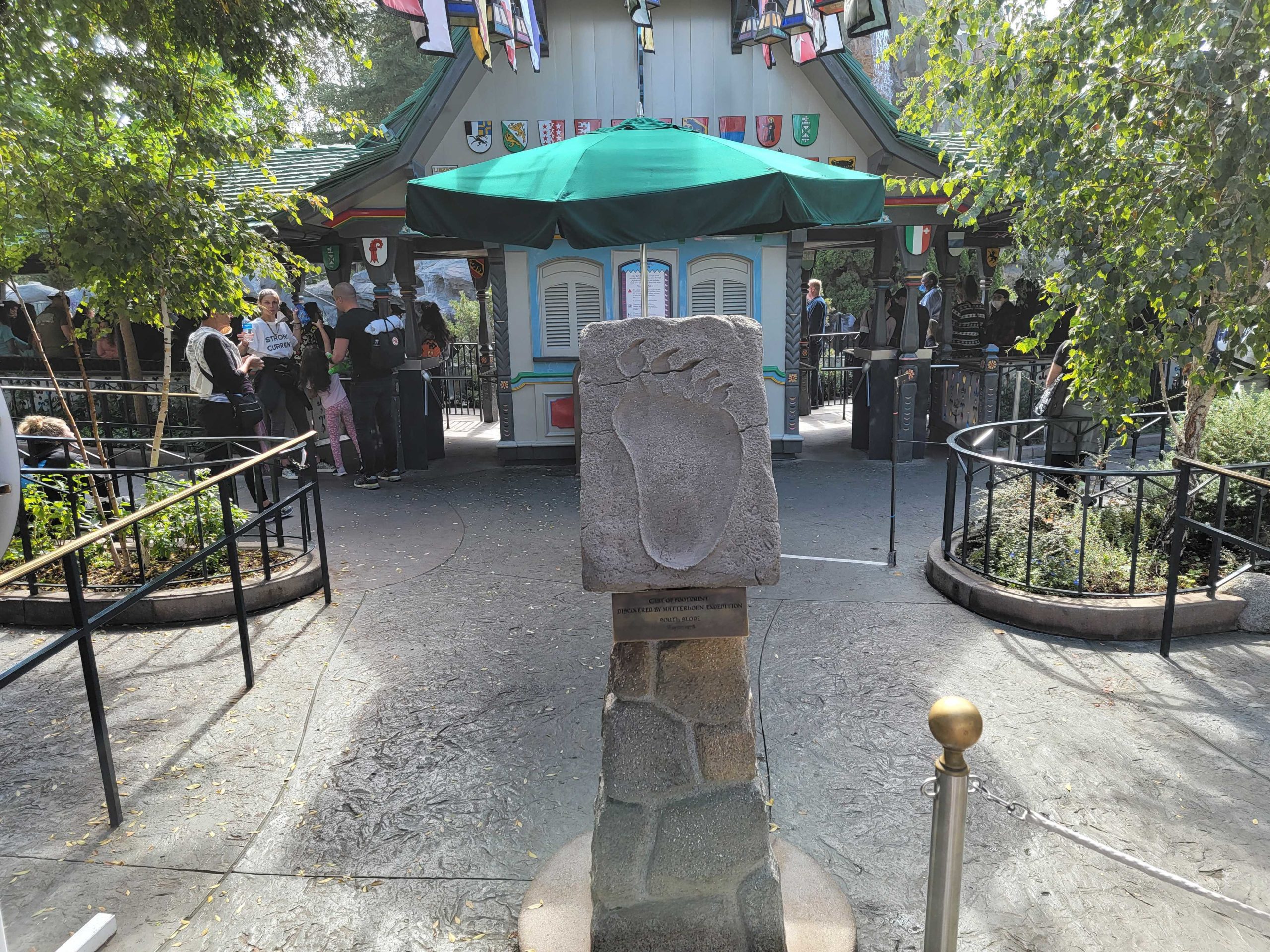 matterhorn-bobsleds-footprint-cast-123737-4464237