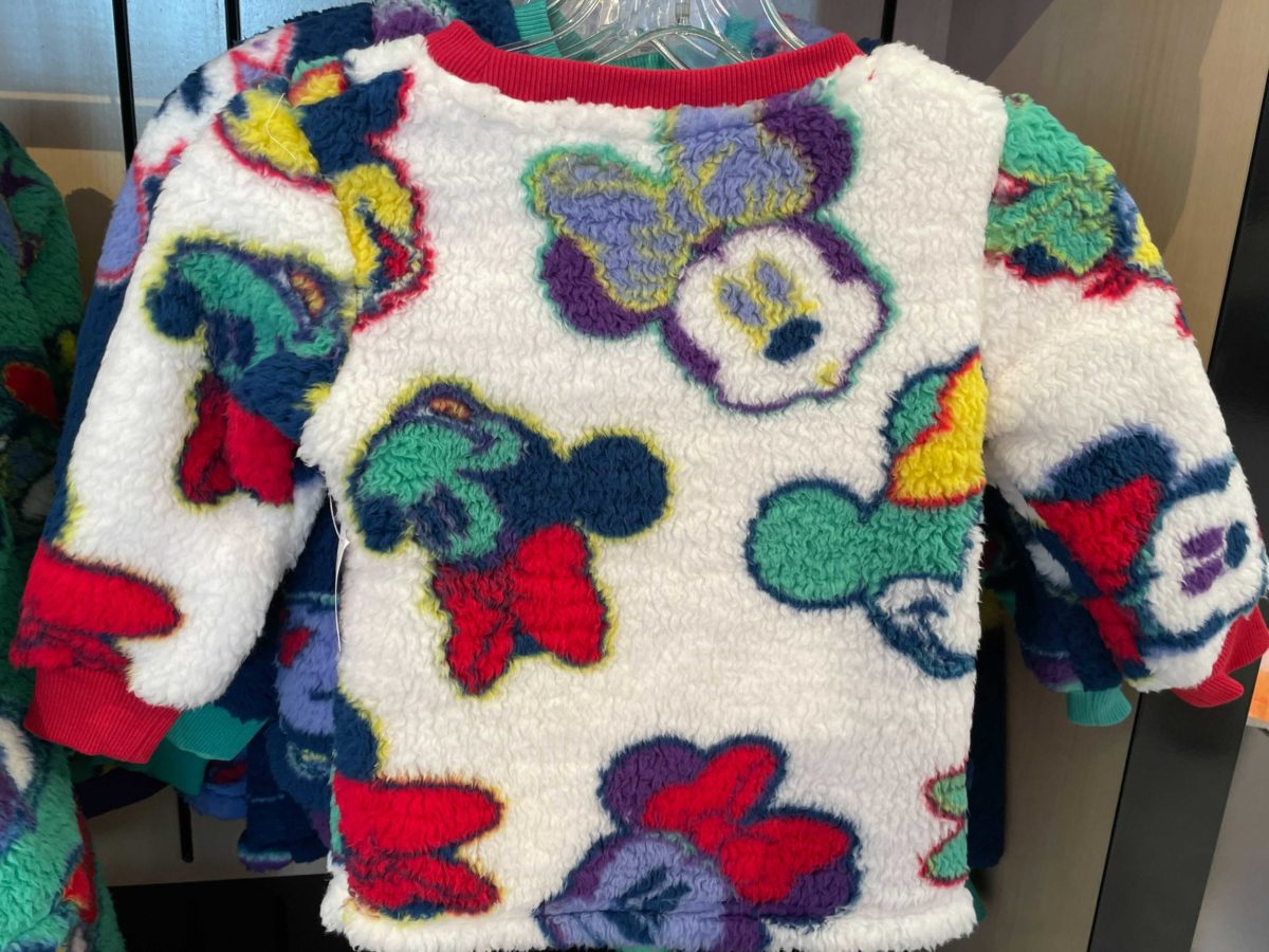 mickey-minnie-donald-fuzzy-sweaters-7-6508949