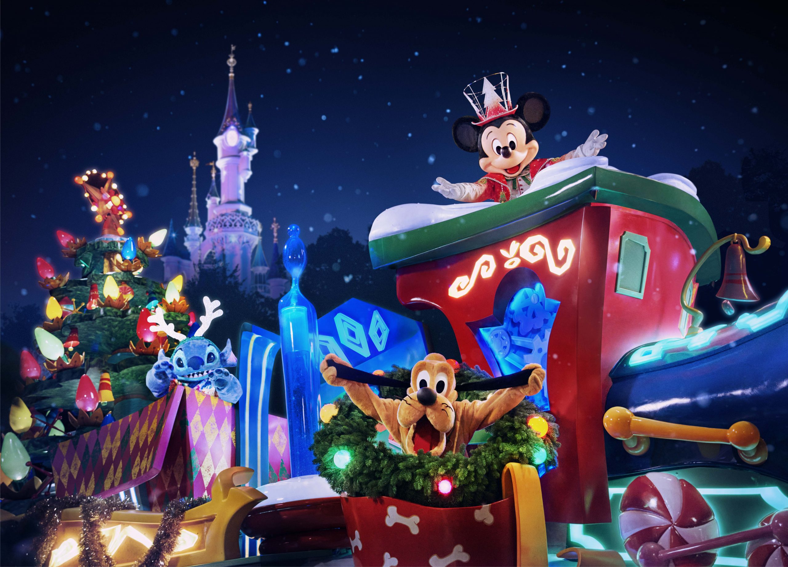mickeys-dazzling-christmas-parade-8974394