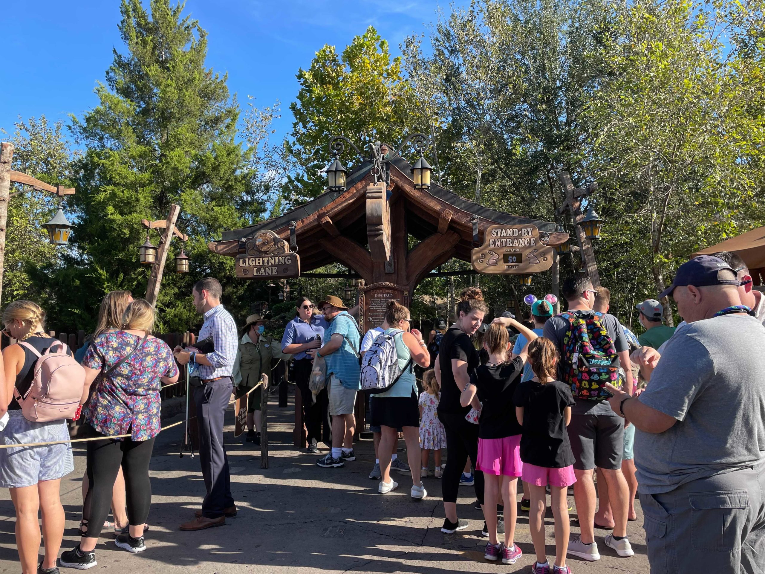 mine-train-crowd-1-5829427