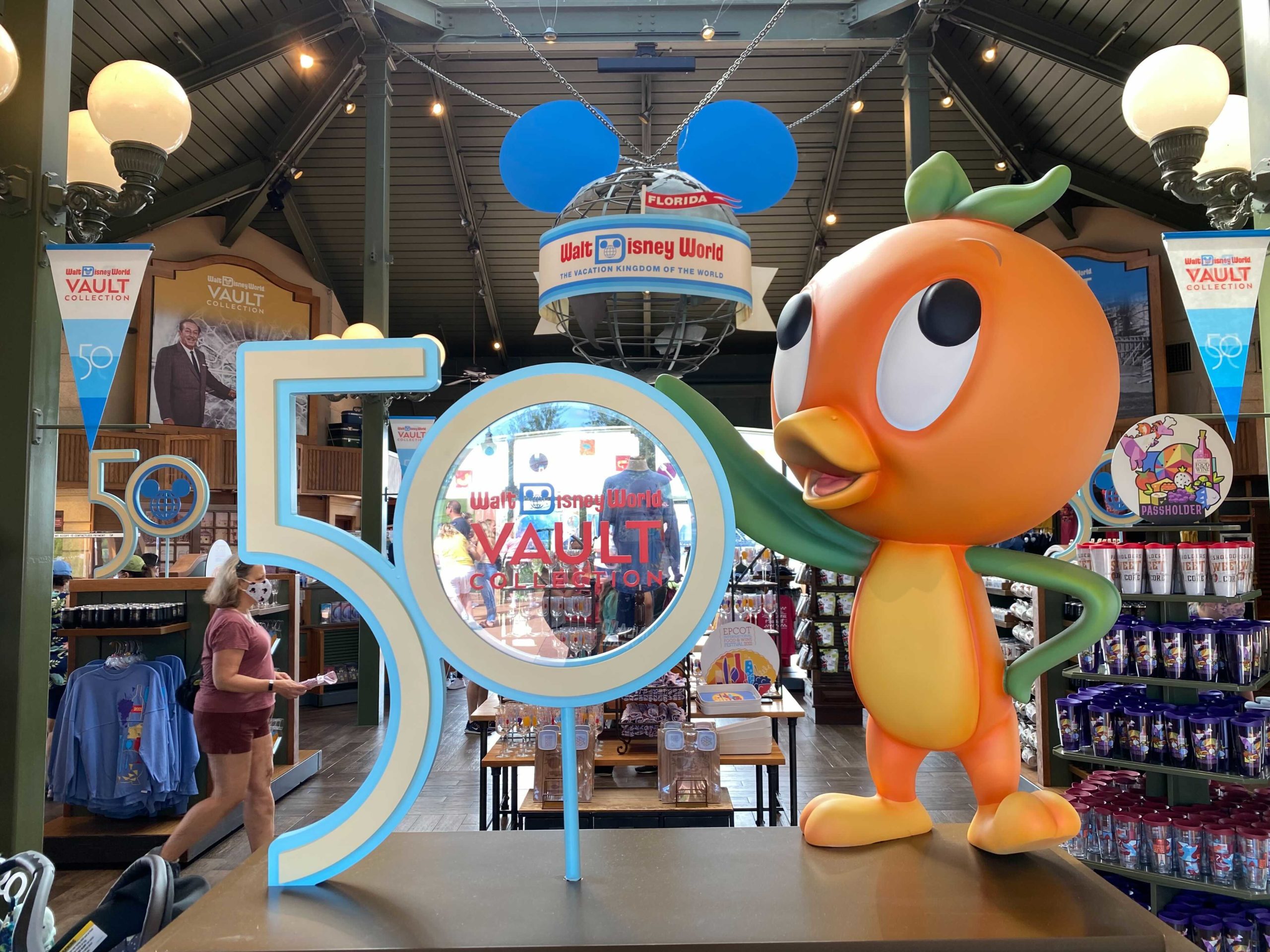 port-of-entry-vault-displays-2-6304465