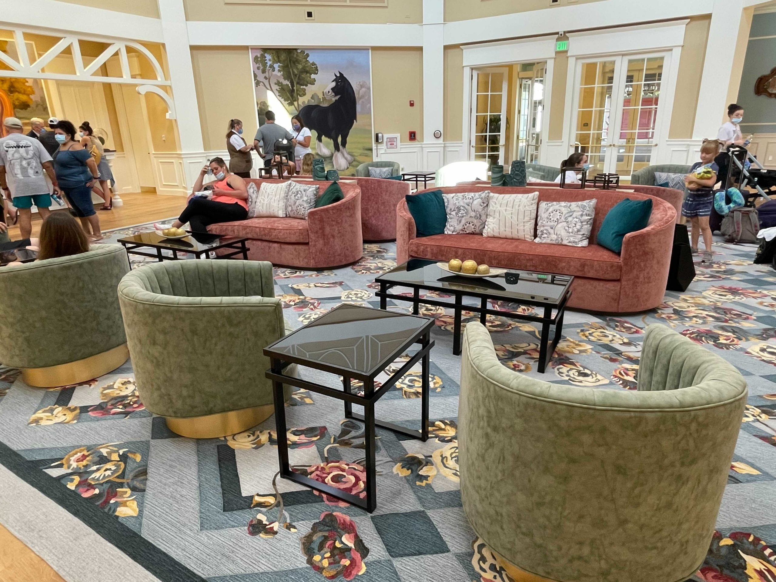 saratoga-springs-lobby-24-8372395