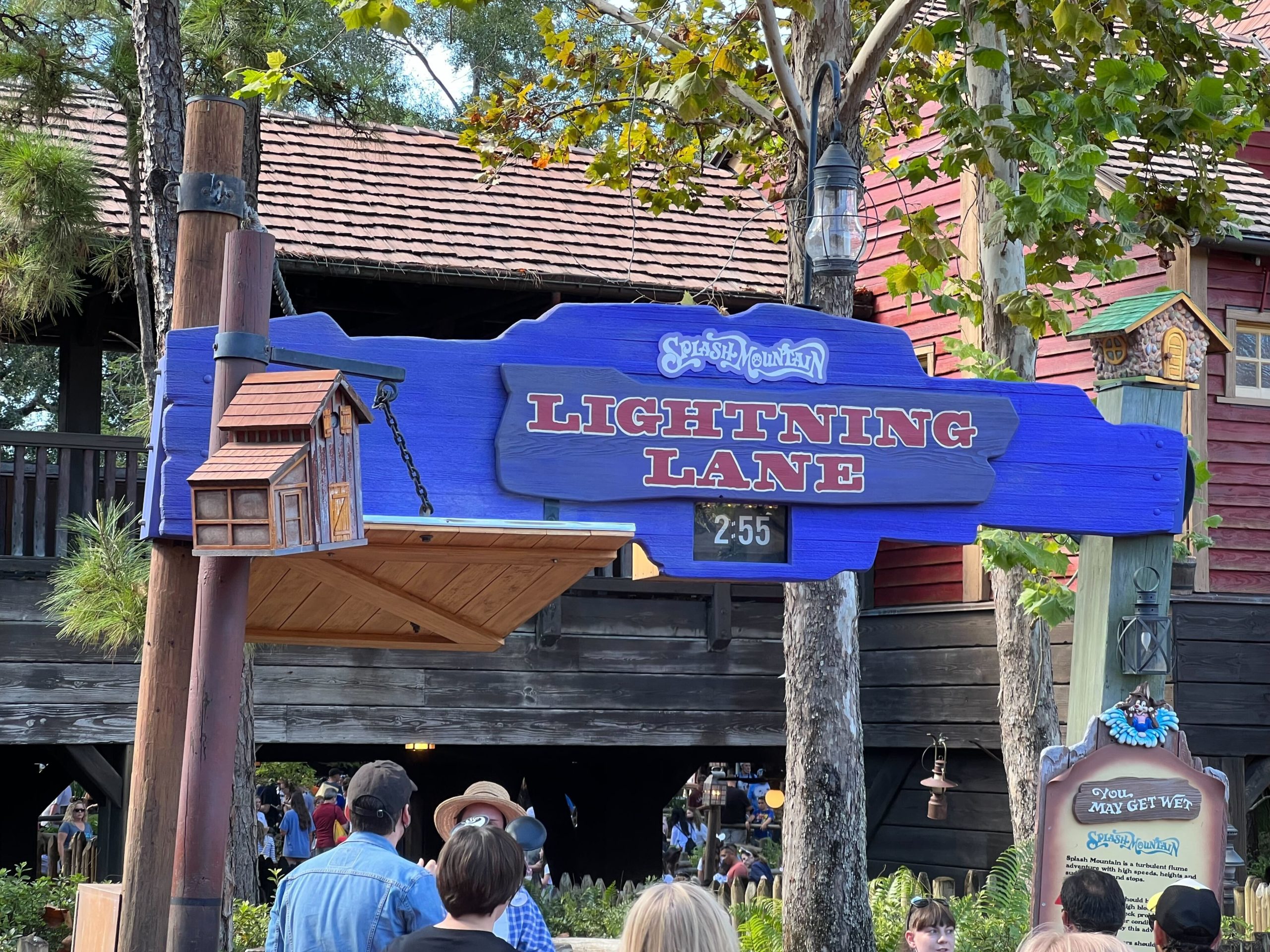 splash-mountain-lightning-lane-sign-repainted-1-9678735
