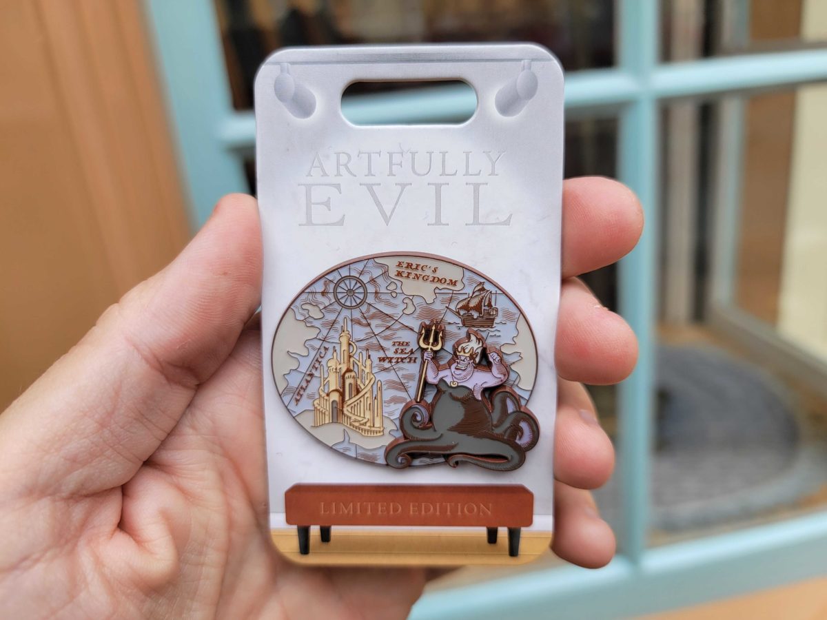 disneyland-pins-november-112203-1994371