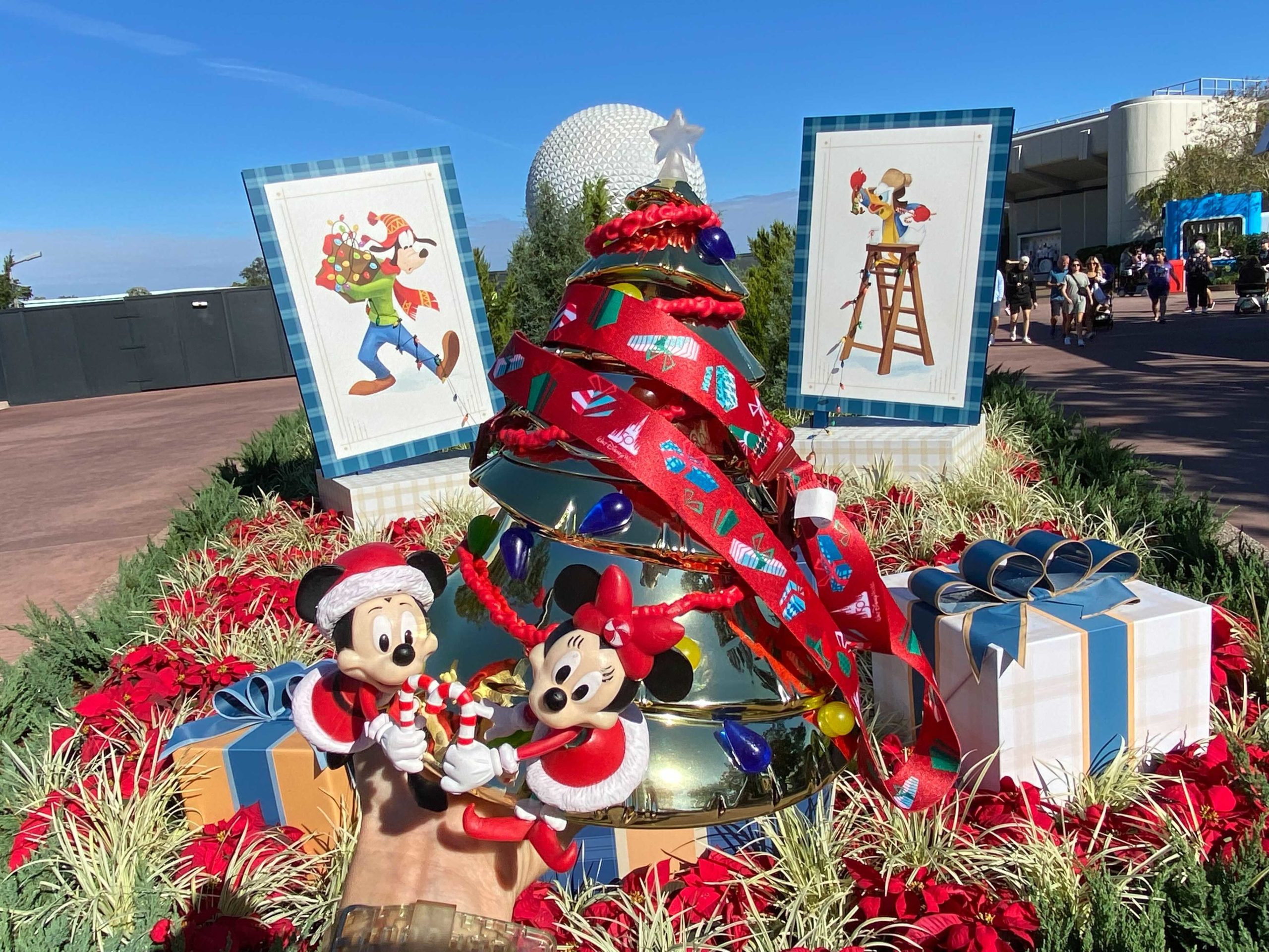 festival-of-the-holidays-popcorn-bucket-5-2559624