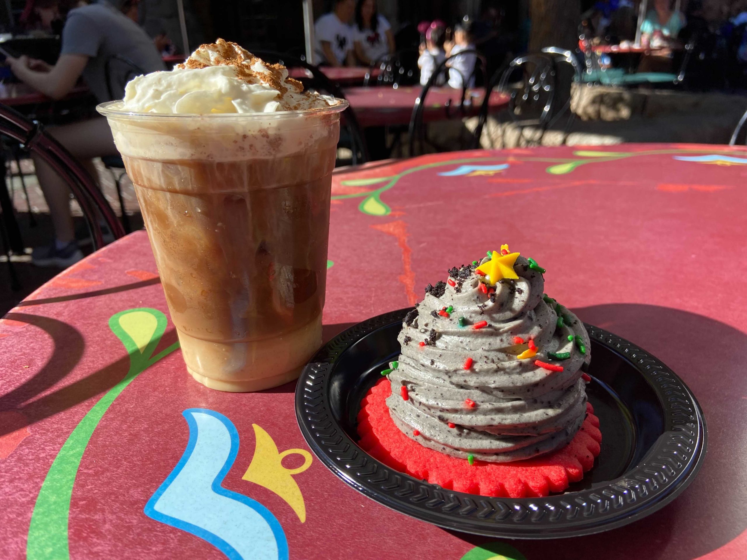 red-rose-taverne-holiday-items-14-2192657