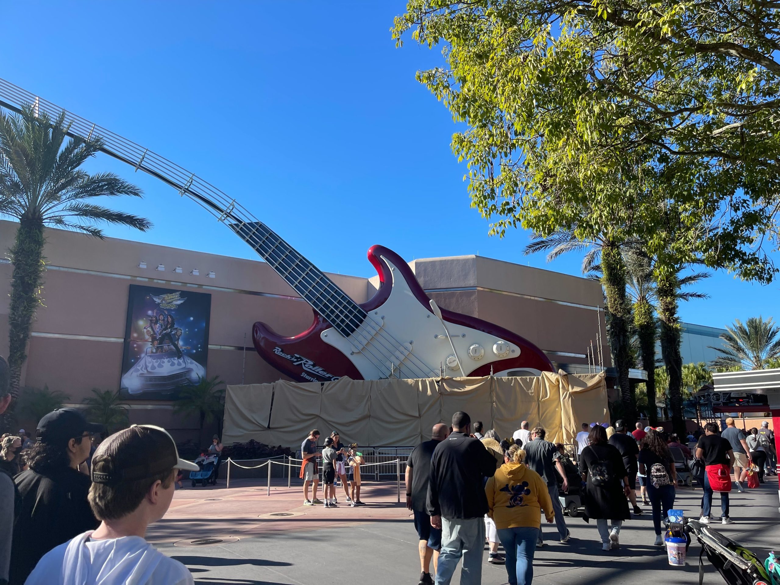 rock-n-roller-coaster-guitar-0-5117300