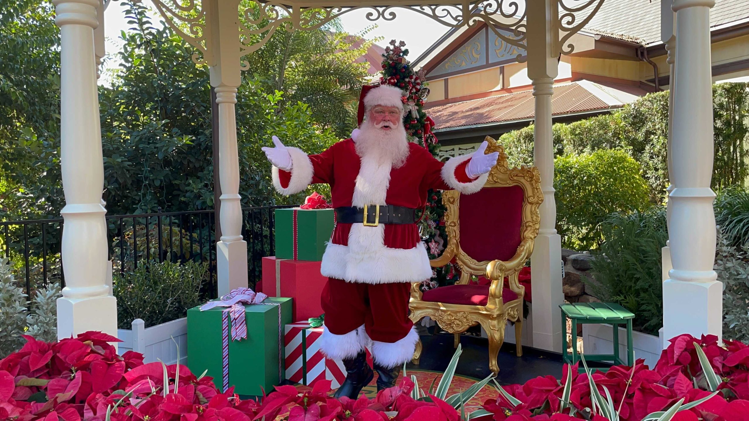 santa-claus-at-magic-kingdom-5-4499596