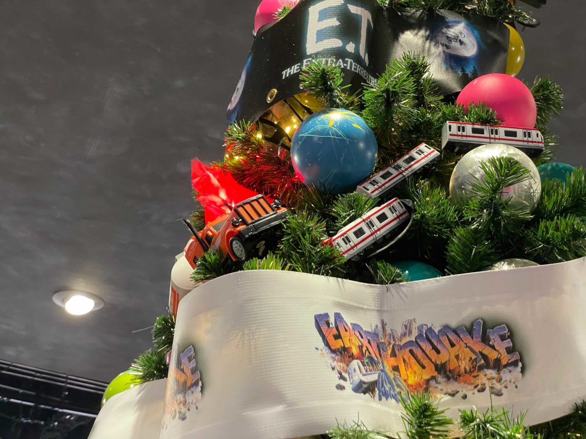 universal-orlando-resort-holiday-tree-hunt-2021-new-trees-103-5342529