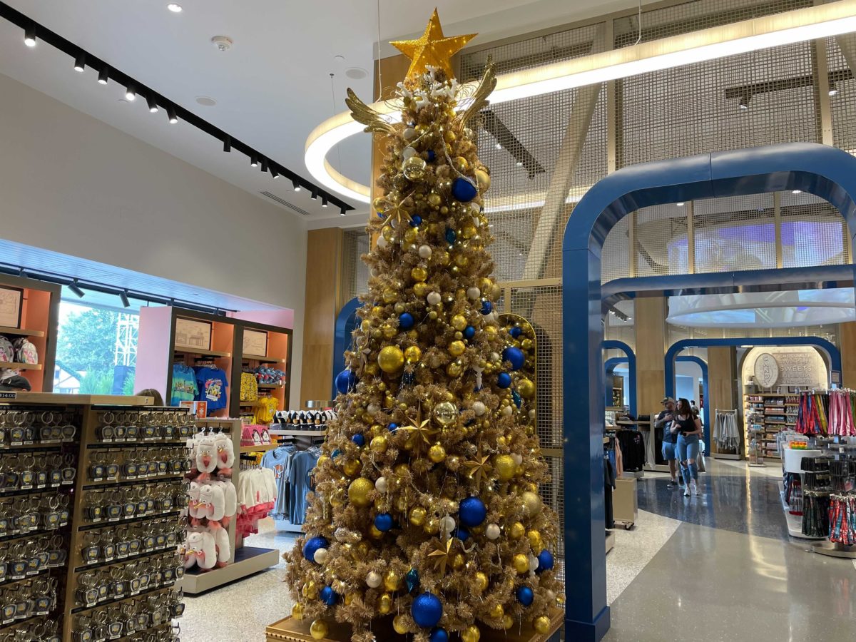 universal-orlando-resort-holiday-tree-hunt-2021-new-trees-109-4385223