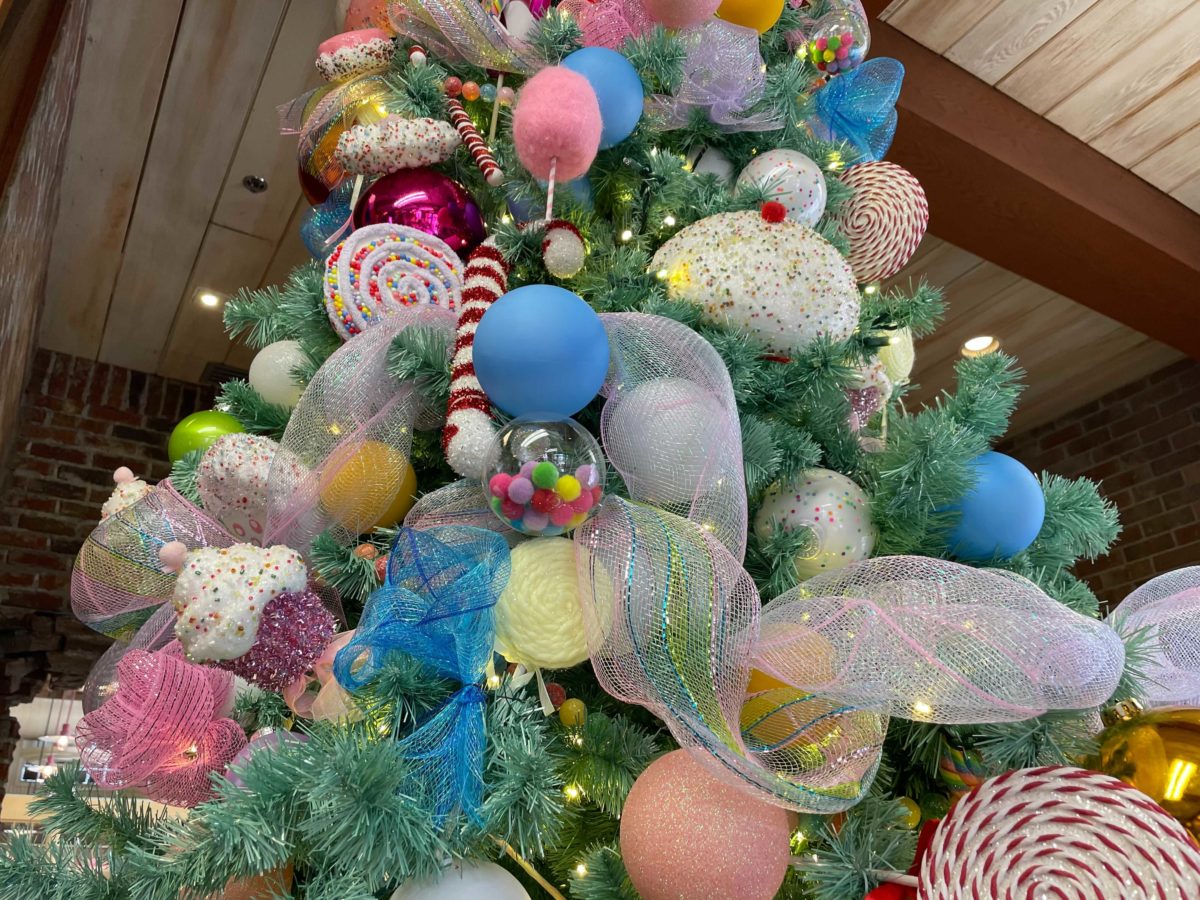 universal-orlando-resort-holiday-tree-hunt-2021-new-trees-19-6941898