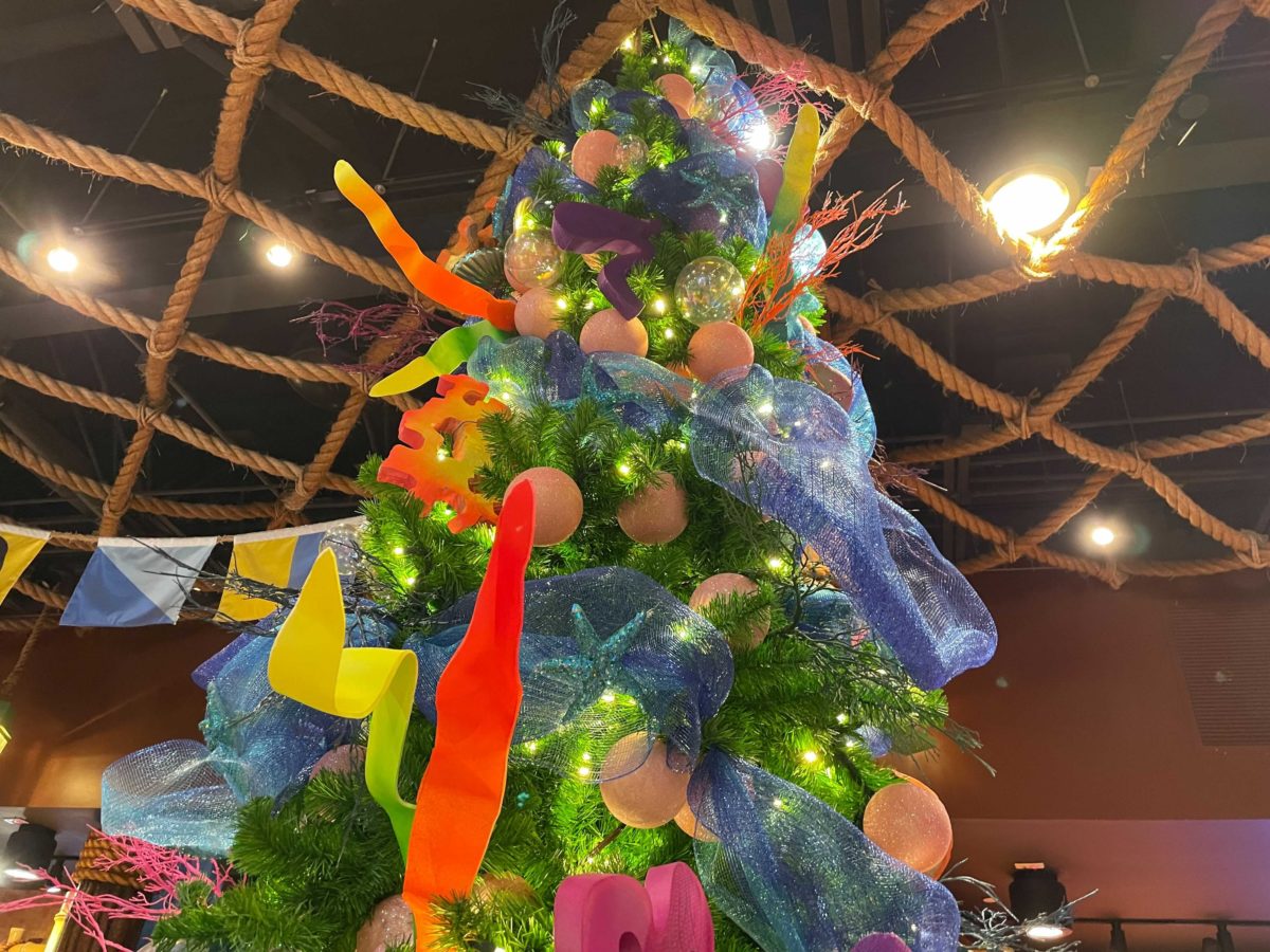universal-orlando-resort-holiday-tree-hunt-2021-new-trees-29-6455407