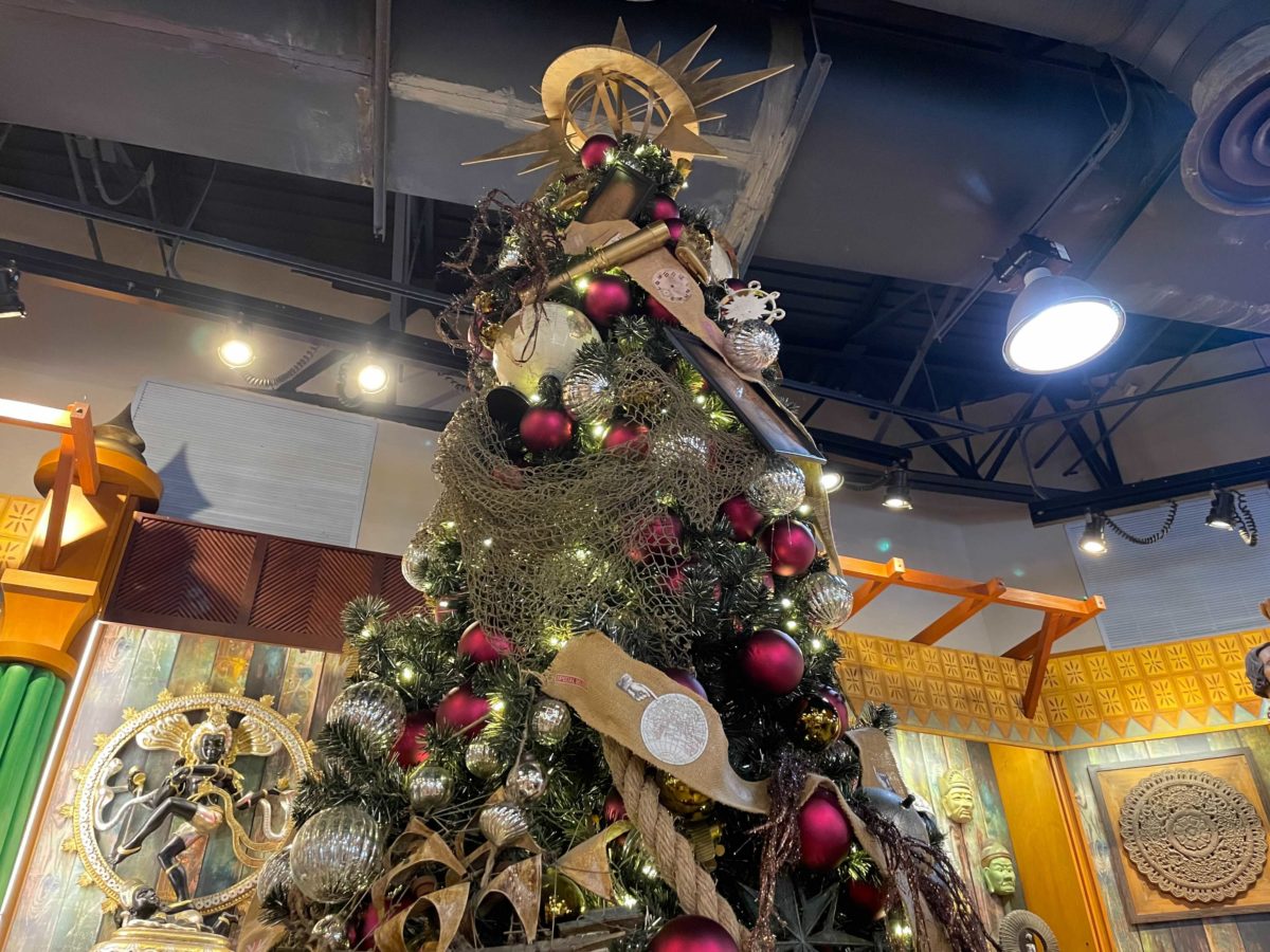 universal-orlando-resort-holiday-tree-hunt-2021-new-trees-67-1195537